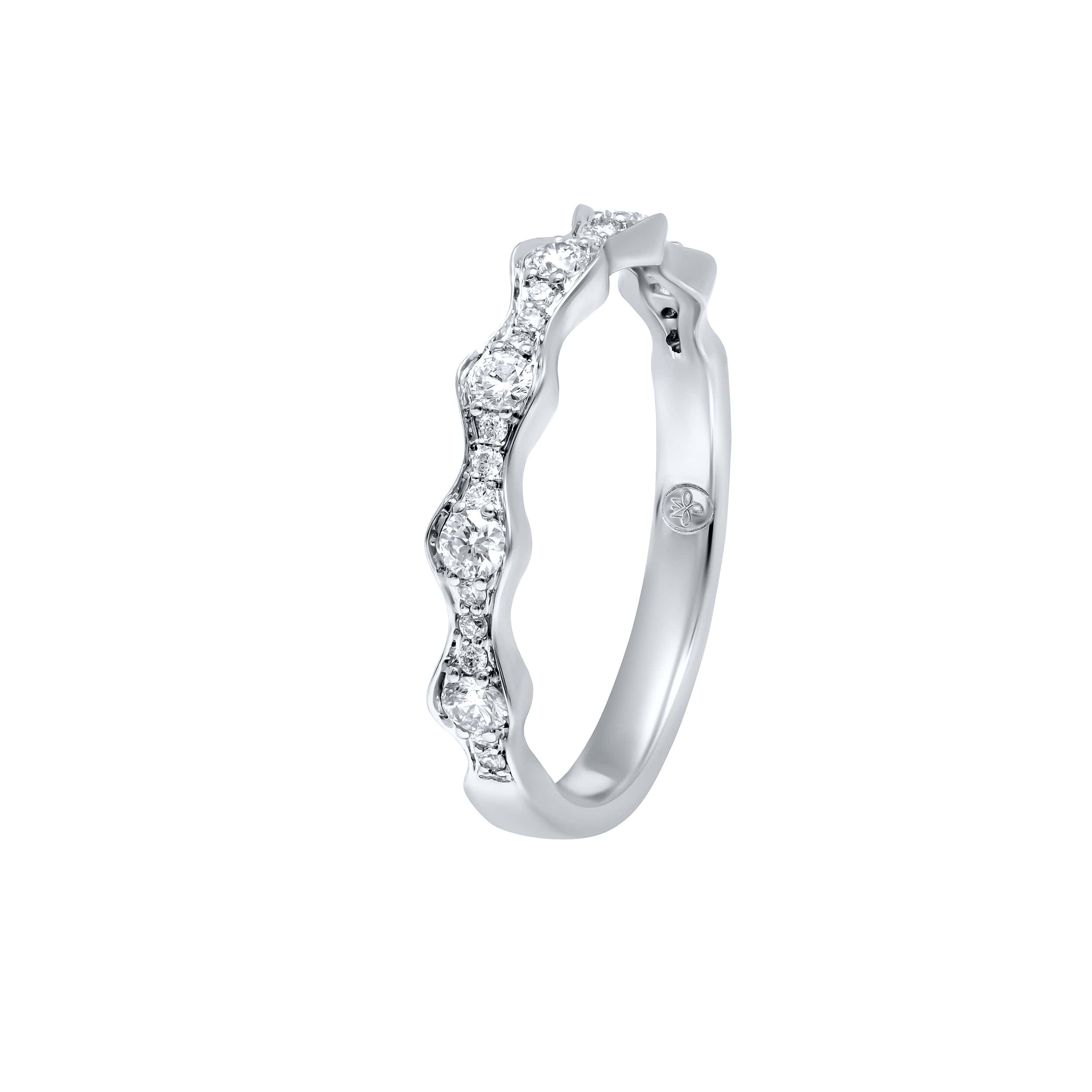Elegant Design 18K White Gold Dia Ring