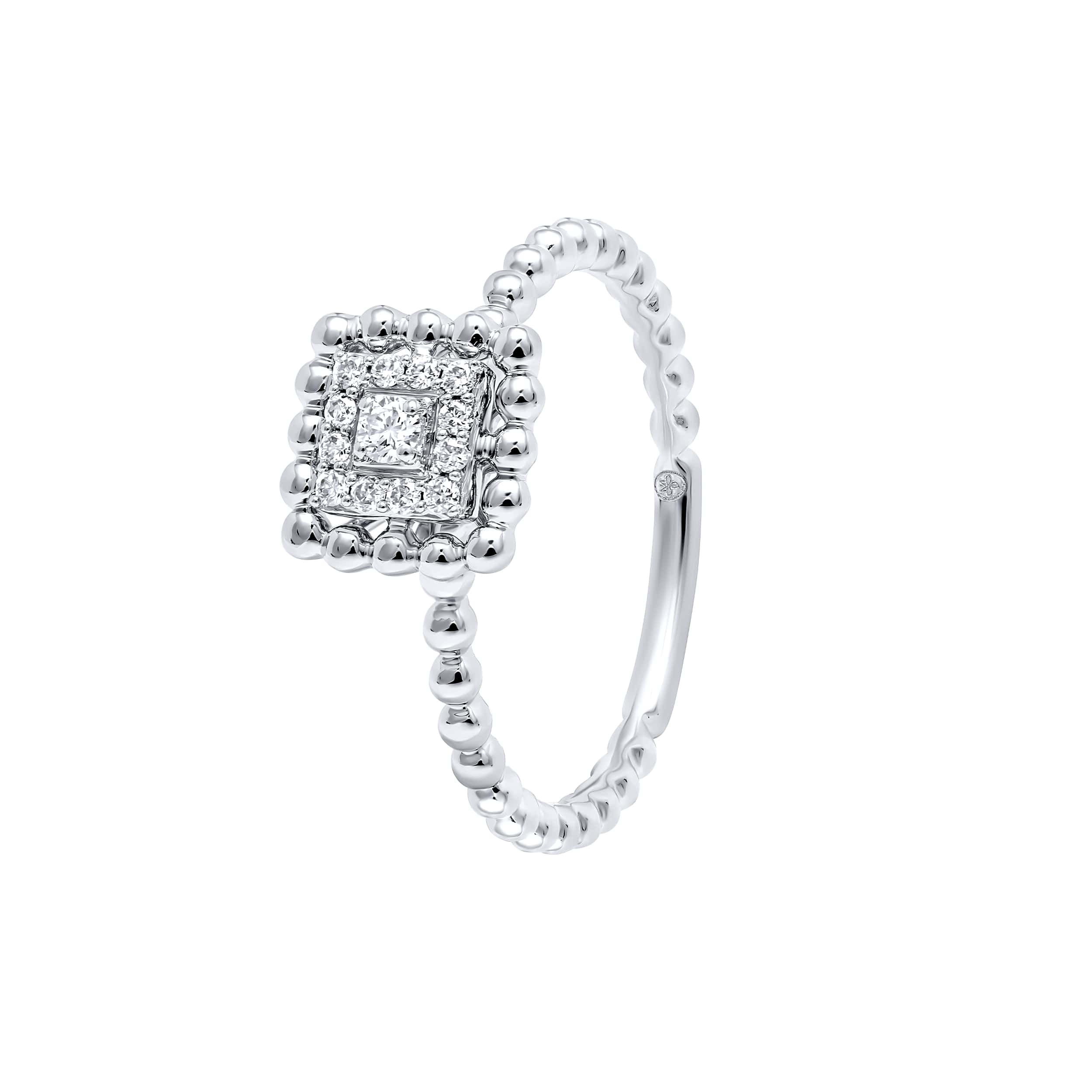 Luxurious Classic MONALISA 18K Diamond Ring in White Gold