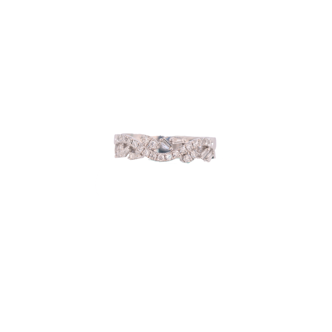18K White Gold Artistic Diamond Ring