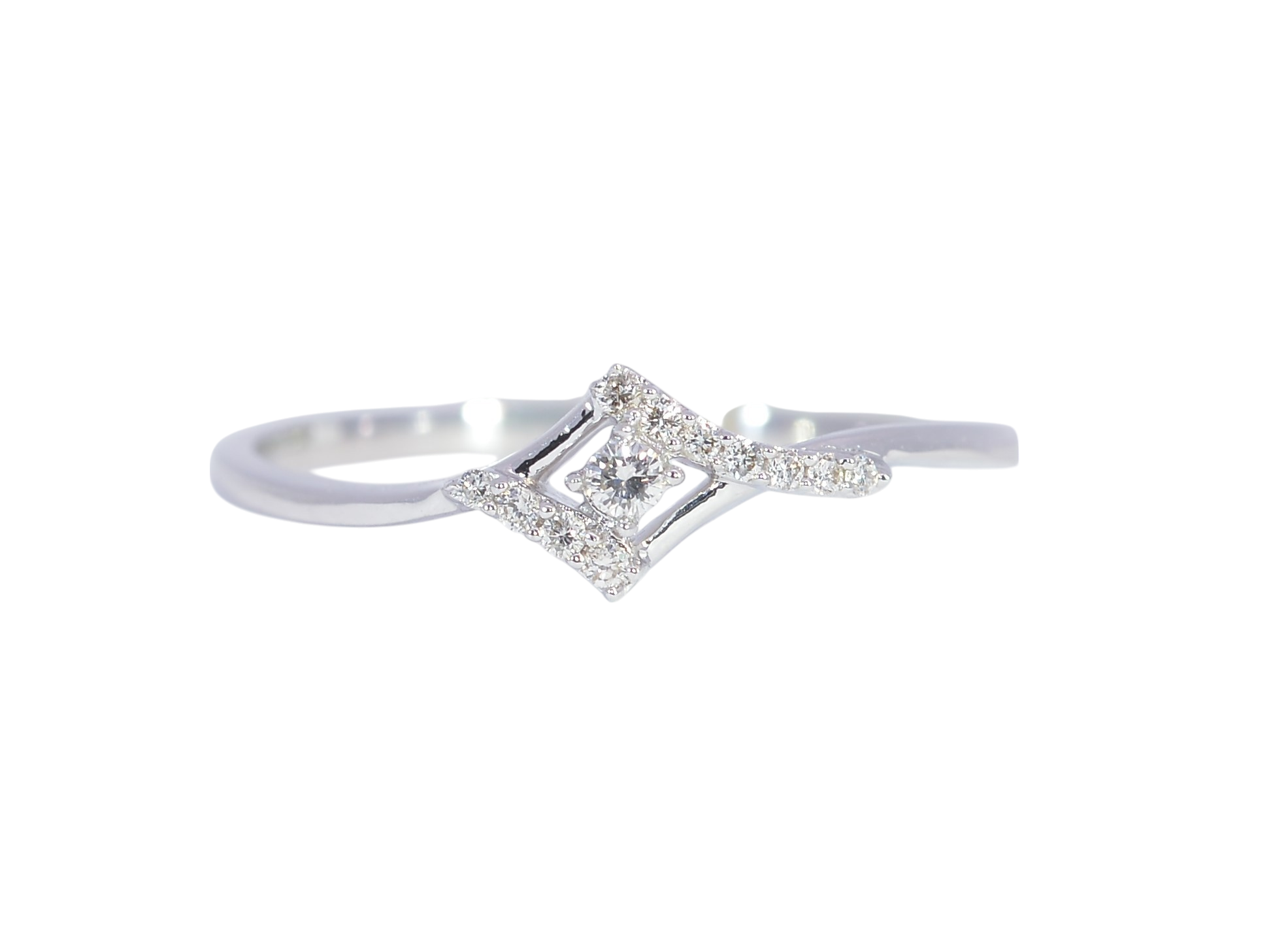 Unique 18K White Gold Diamond Ring