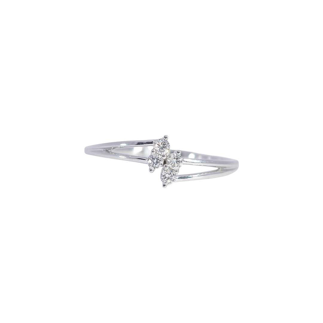 Elegant 18K White Gold Diamond Ring