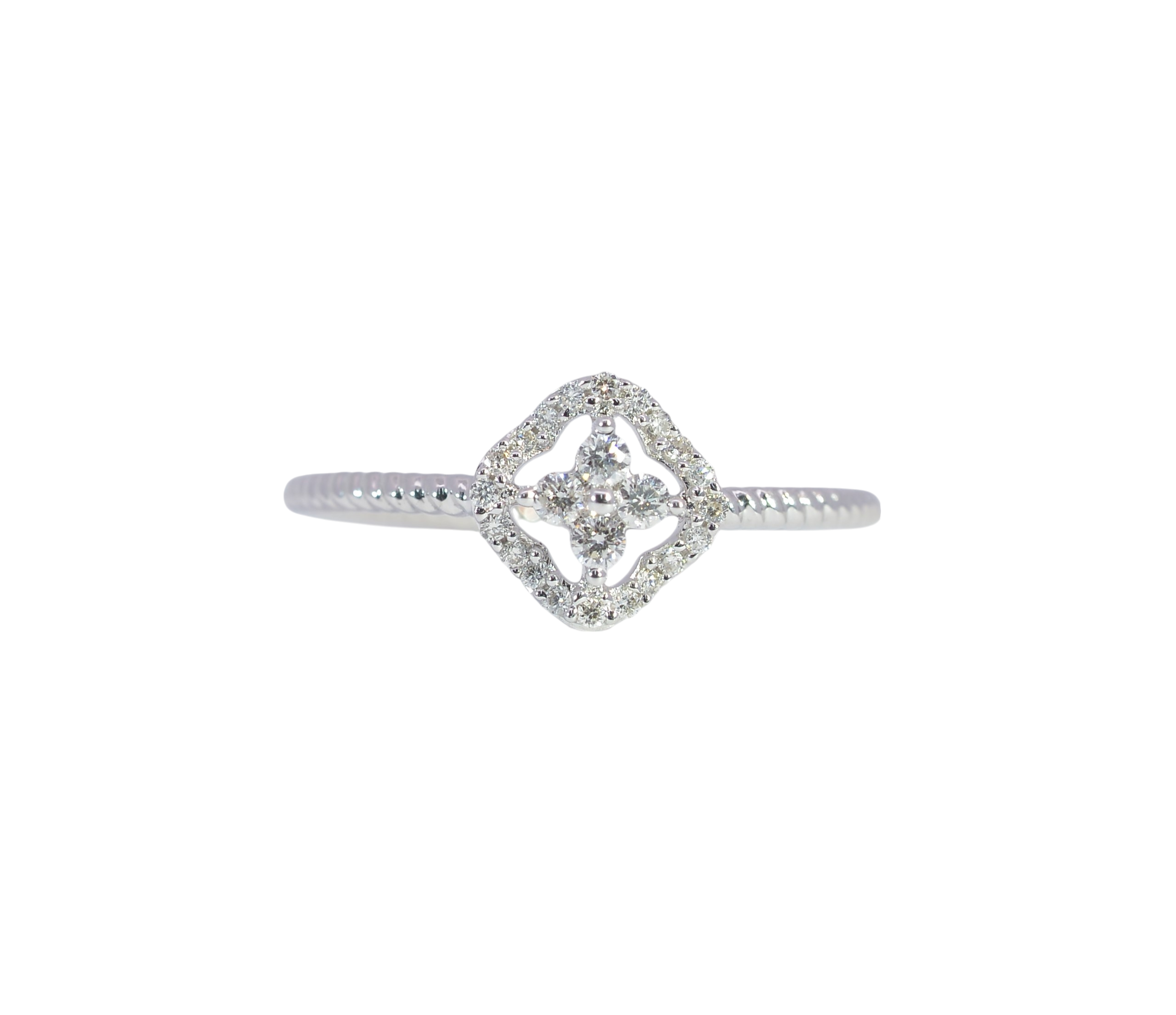 Elegant 18K White Gold Diamond Ring
