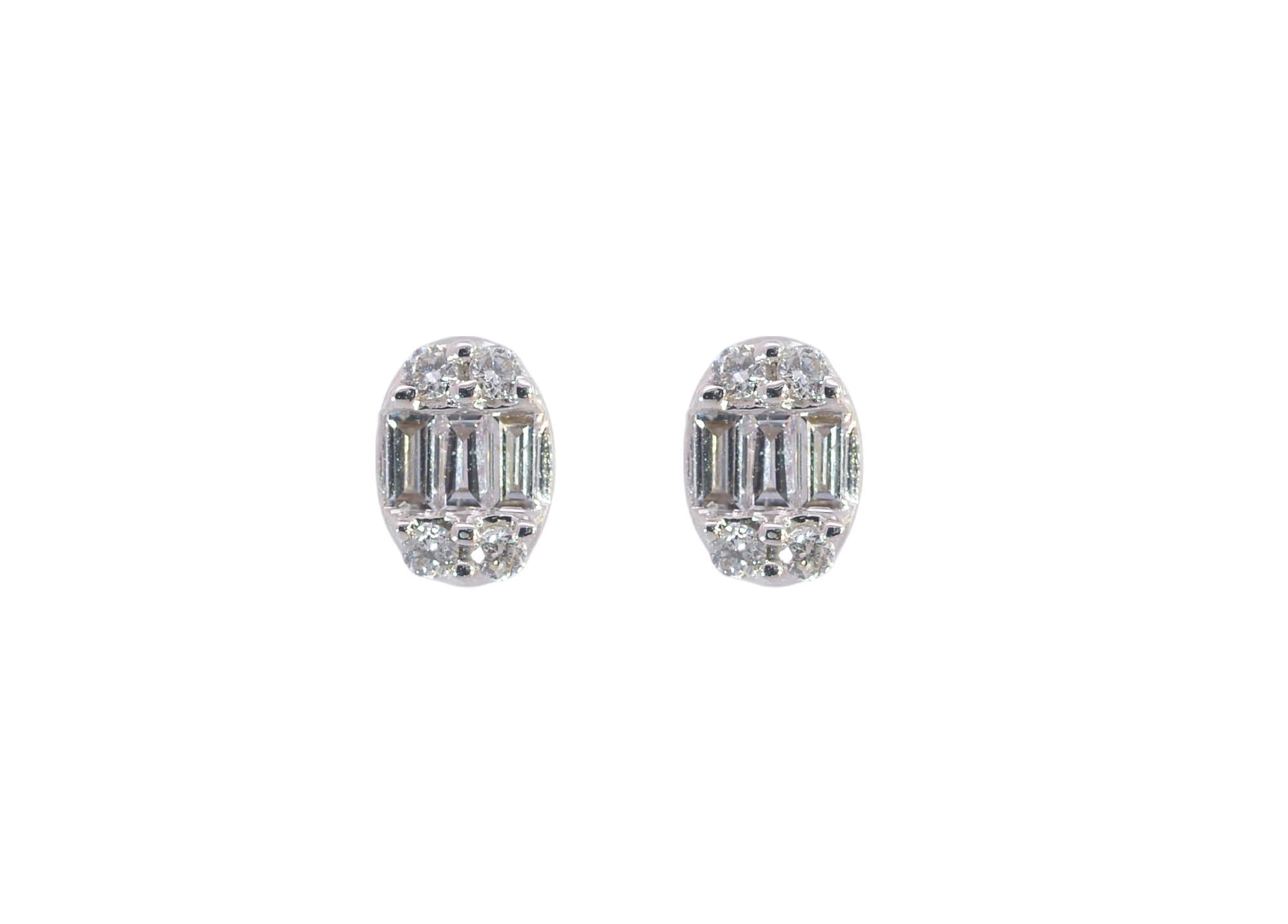 Elegant 18K White Gold Diamond Earrings