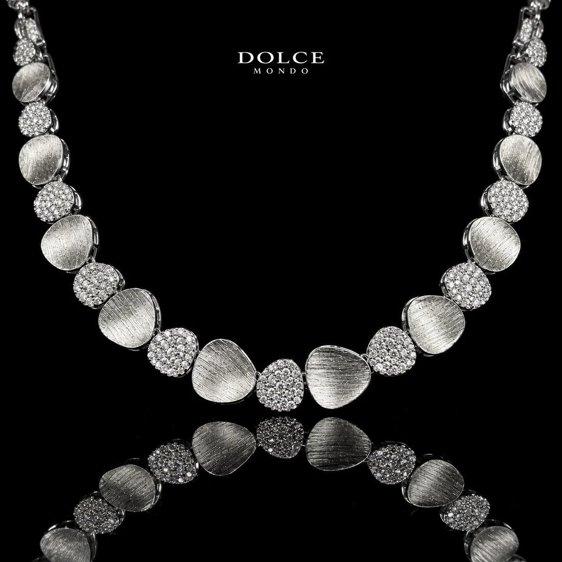 Julia White Luxury Full Set Featuring High-Quality Zircon Stones with a Premium Rhodium-Plated Finish