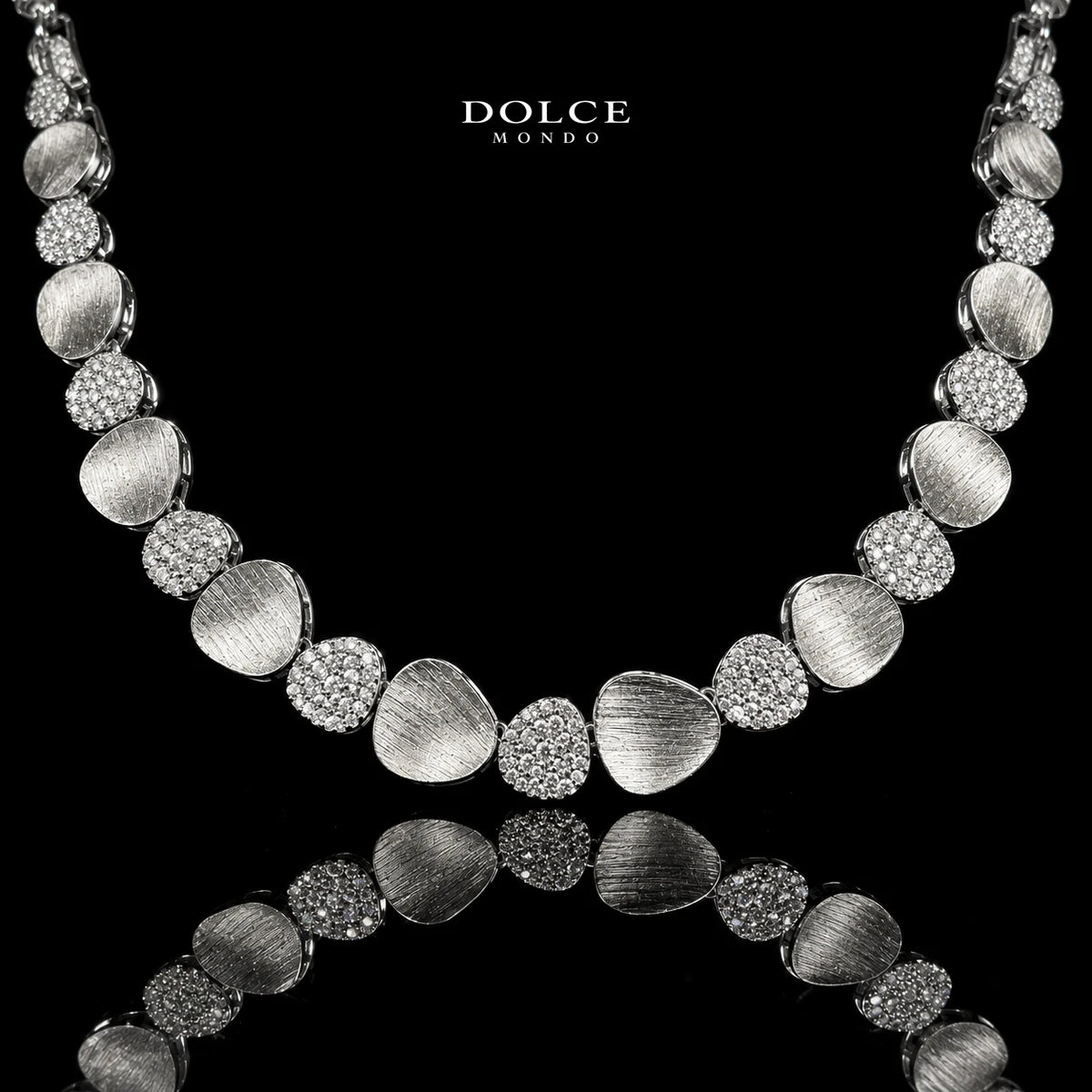Julia White Luxury Full Set Featuring High-Quality Zircon Stones with a Premium Rhodium-Plated Finish