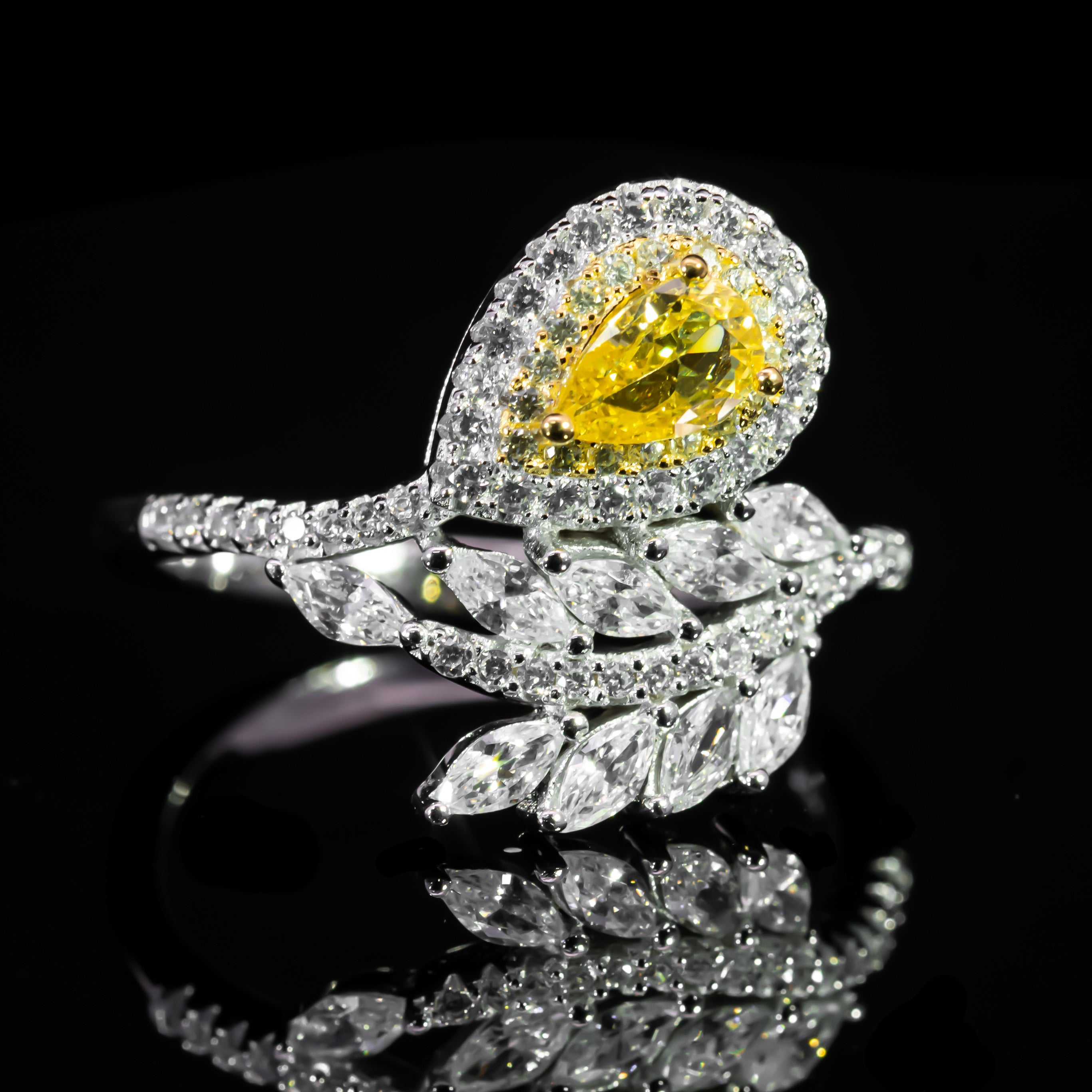 Dolce Mondo Royal Yellow Pear Halo Leaf Ring in 925 Silver with Premium Zircon Stones