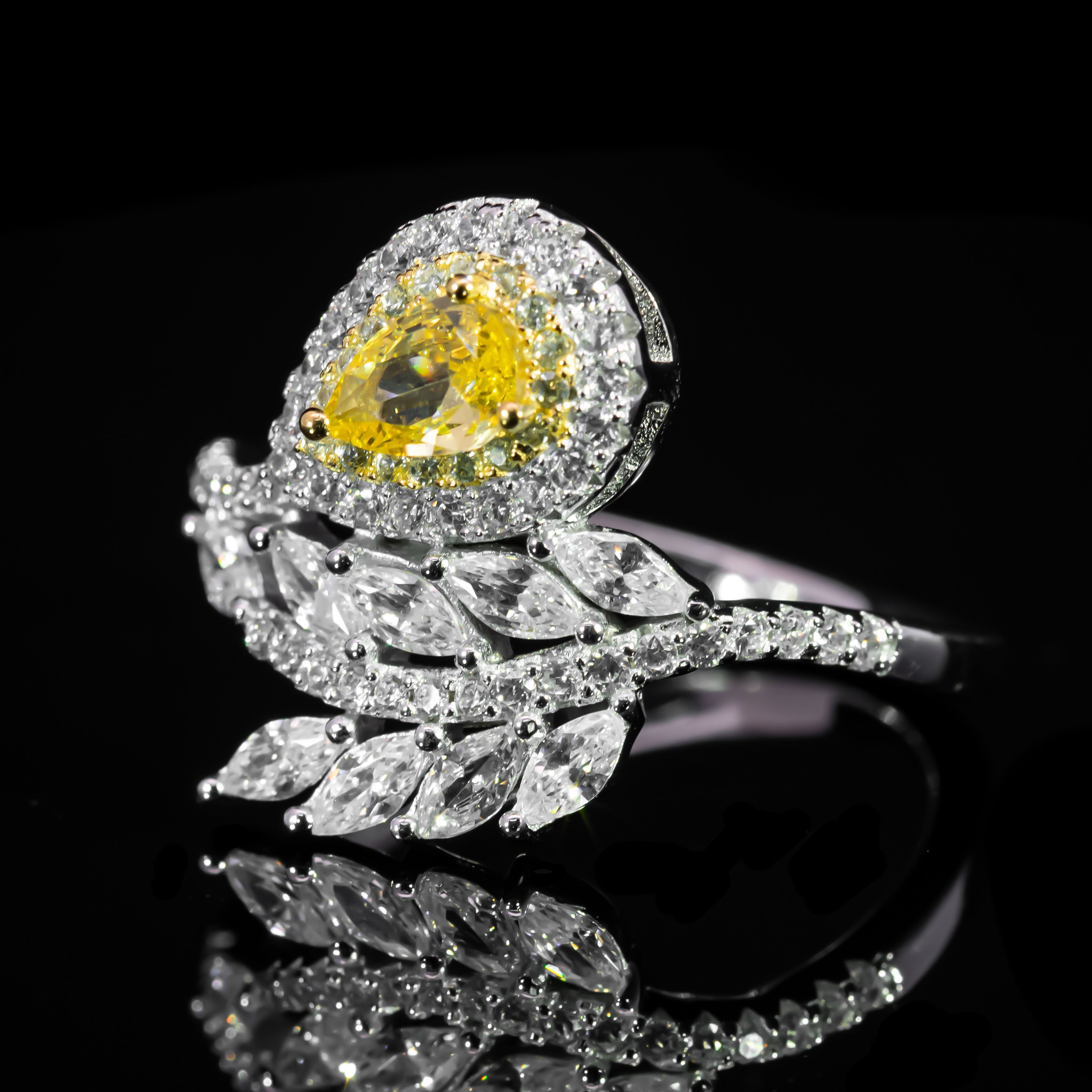 Dolce Mondo Royal Yellow Pear Halo Leaf Ring in 925 Silver with Premium Zircon Stones