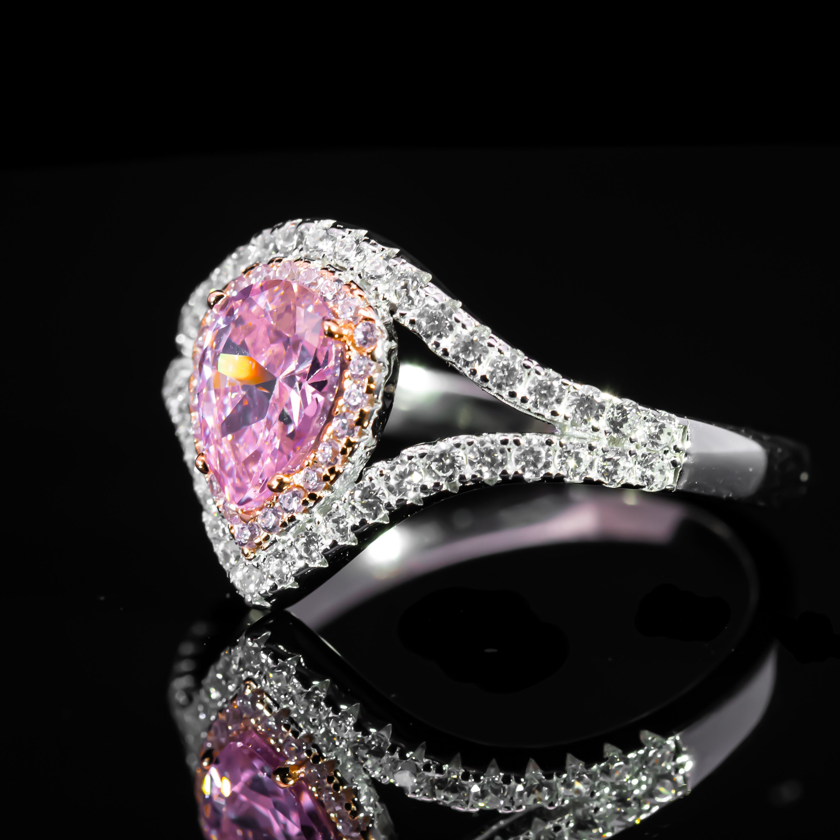 Dolce Mondo Regal Pink Pear Halo Split Band Ring in 925 Silver with Premium Zircon Stones