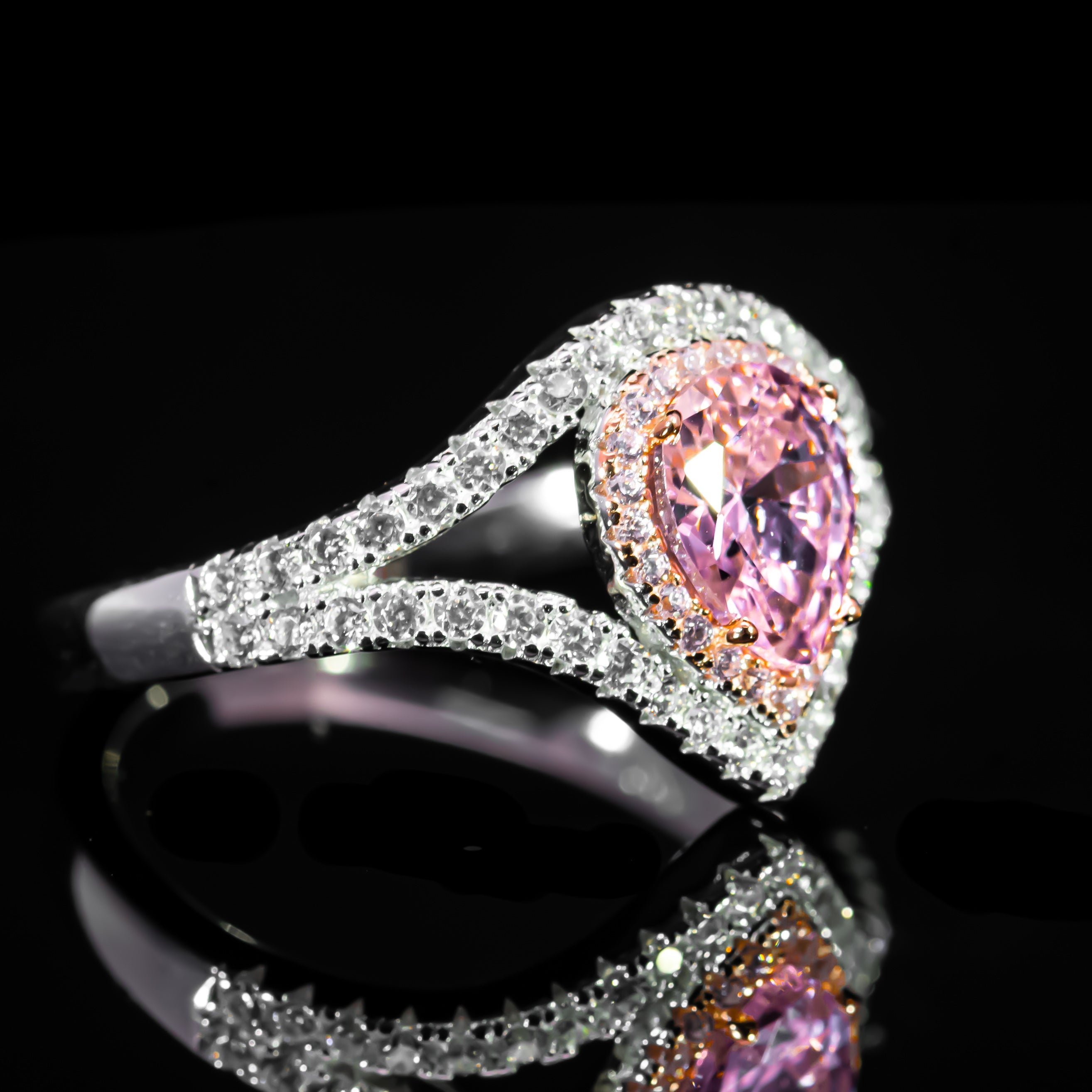 Dolce Mondo Regal Pink Pear Halo Split Band Ring in 925 Silver with Premium Zircon Stones