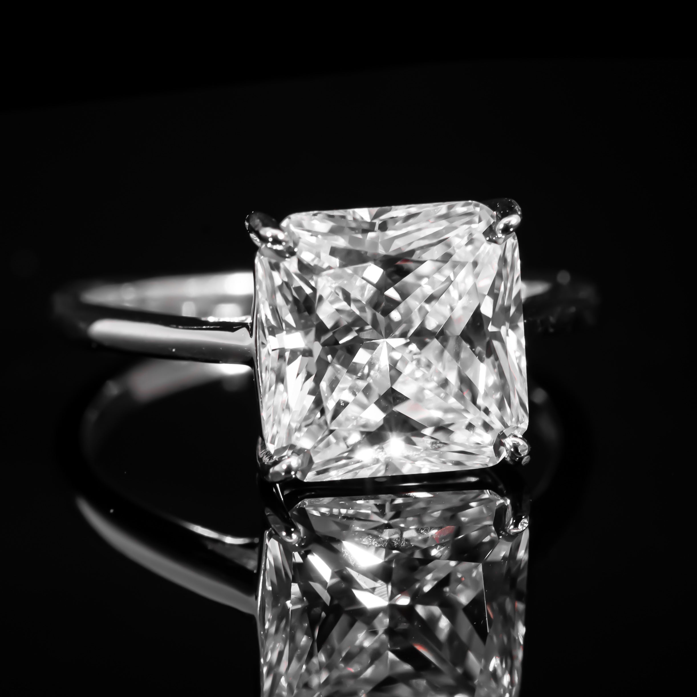 Dolce Mondo Elegant White Princess Cut Ring in 925 Silver with Premium Zircon Stone