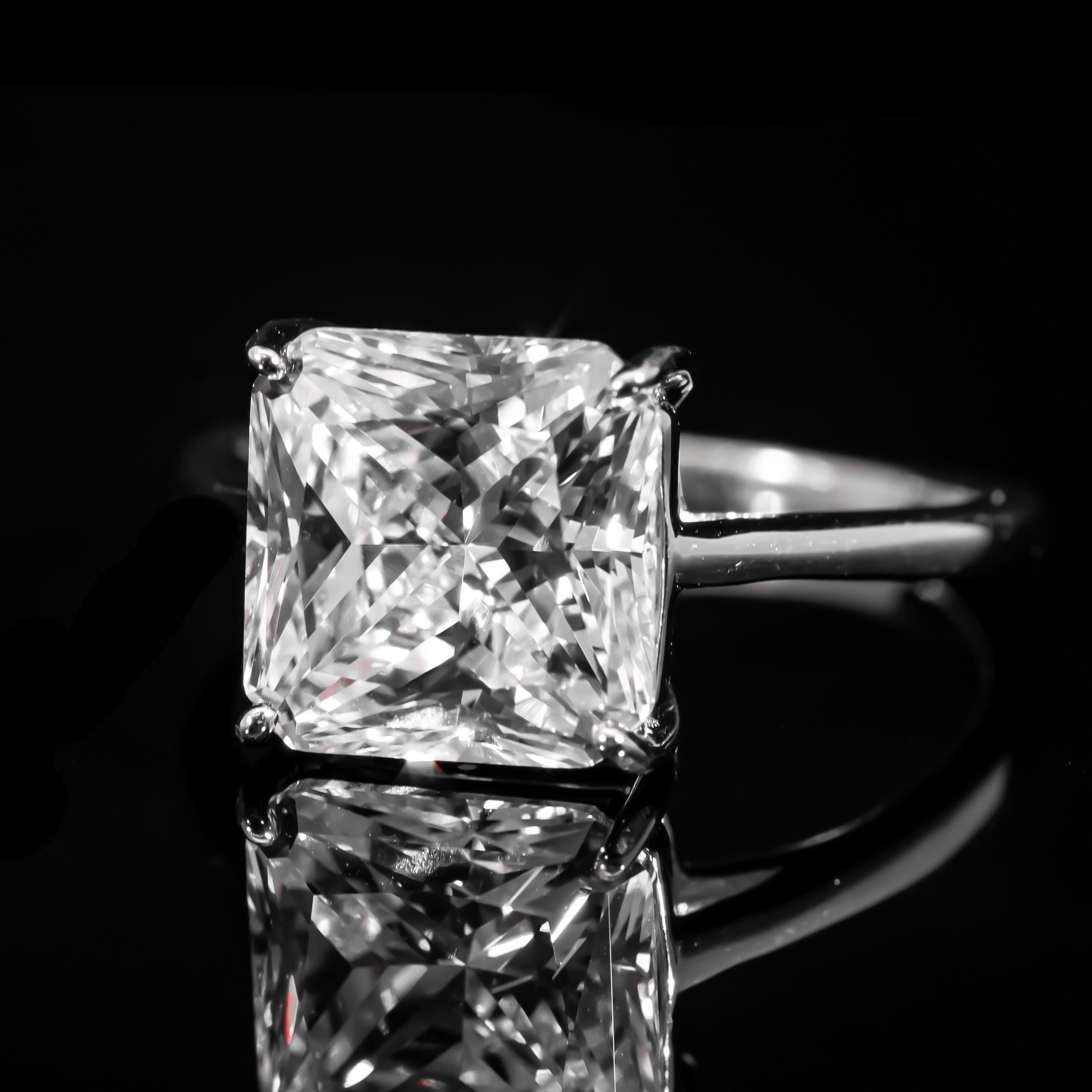 Dolce Mondo Elegant White Princess Cut Ring in 925 Silver with Premium Zircon Stone