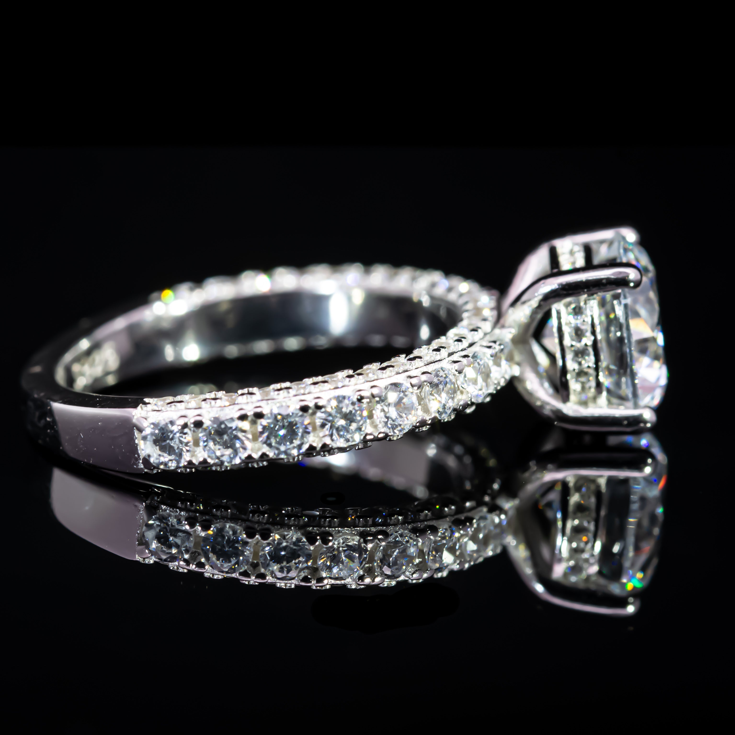 Dolce Mondo Classic White Round Solitaire Ring in 925 Silver with Premium Zircon Stones