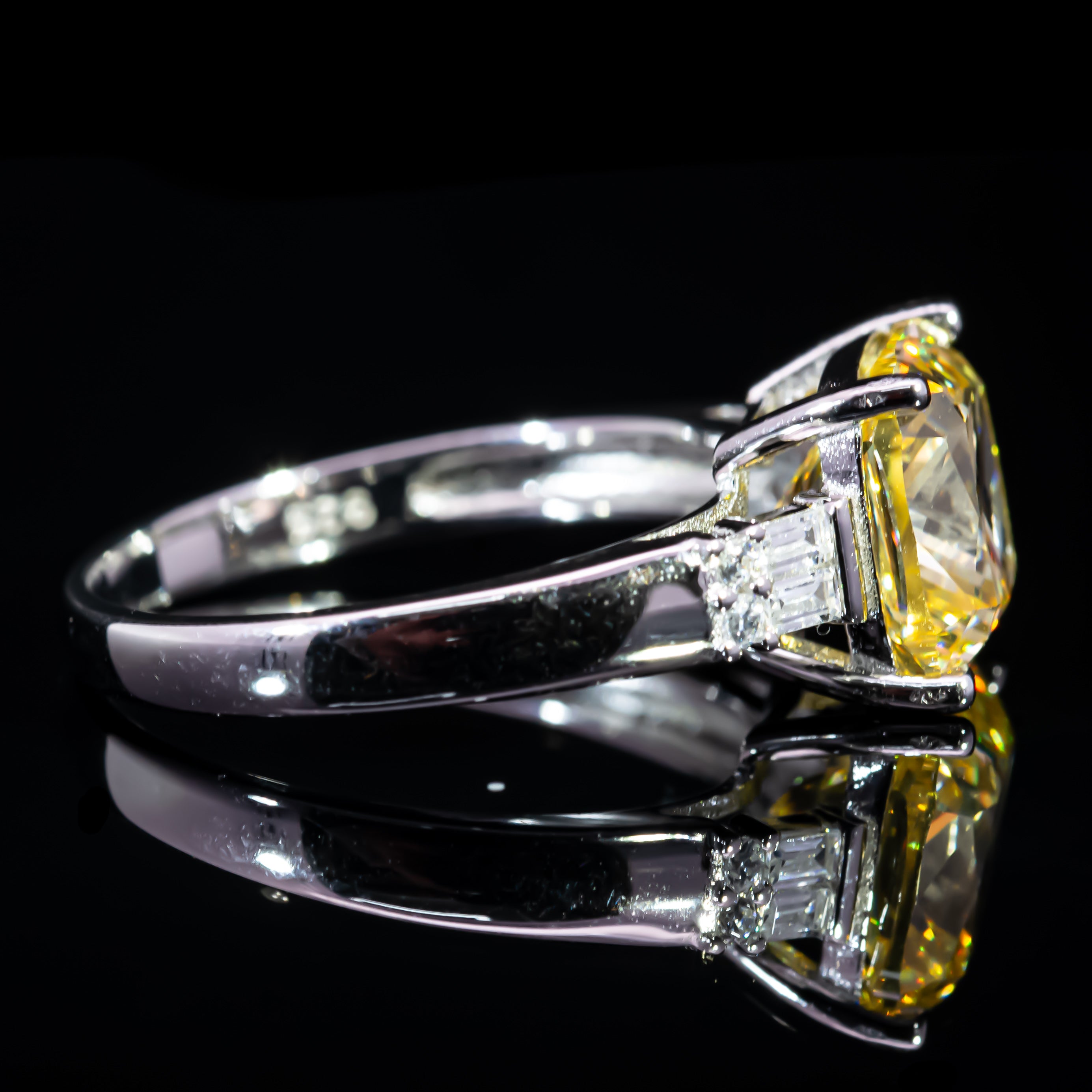 Dolce Mondo Royal Yellow Cushion Cut Ring in 925 Silver with Premium Zircon Stones