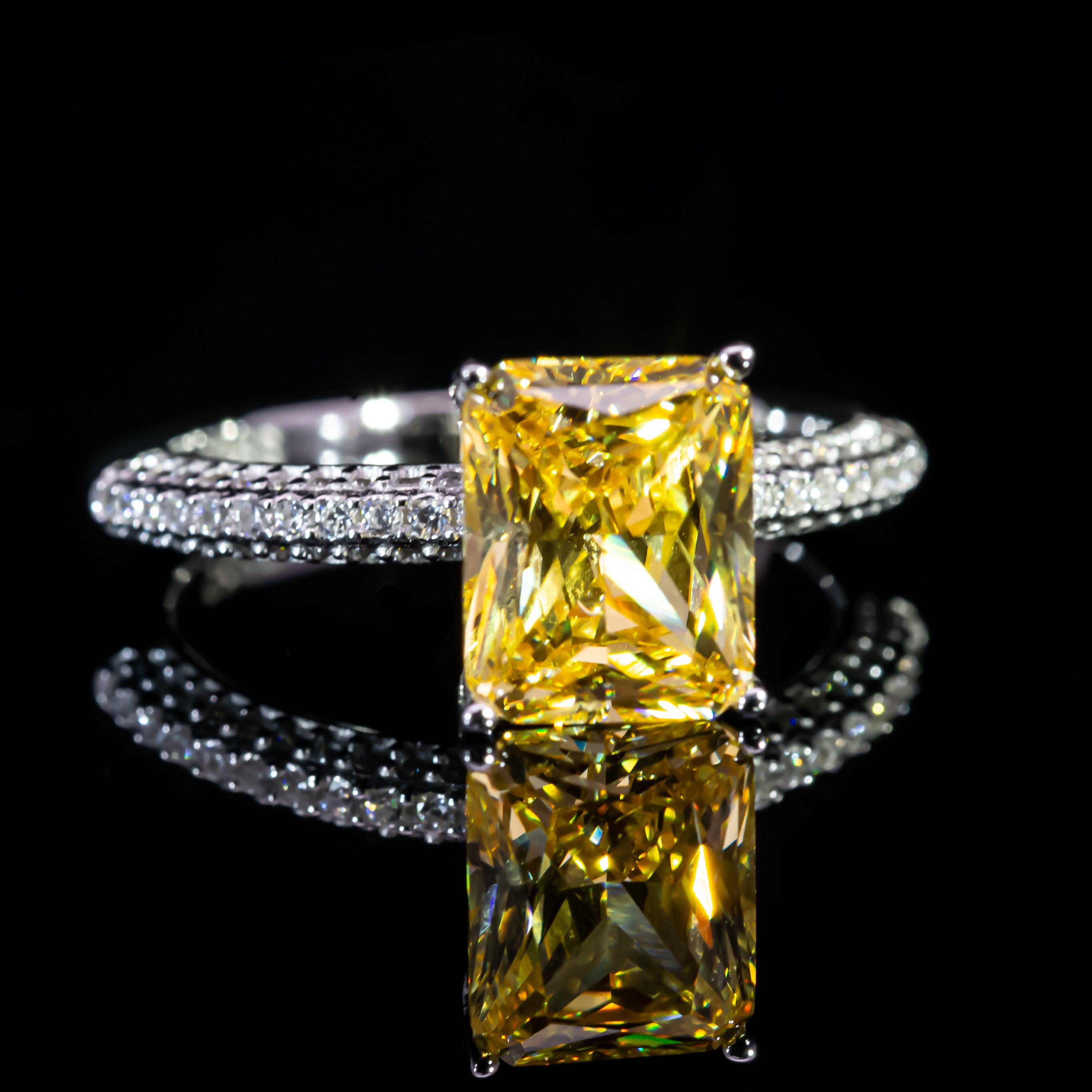 Dolce Mondo Royal Yellow Radiant Cut Premium Zircon 925 Silver Ring