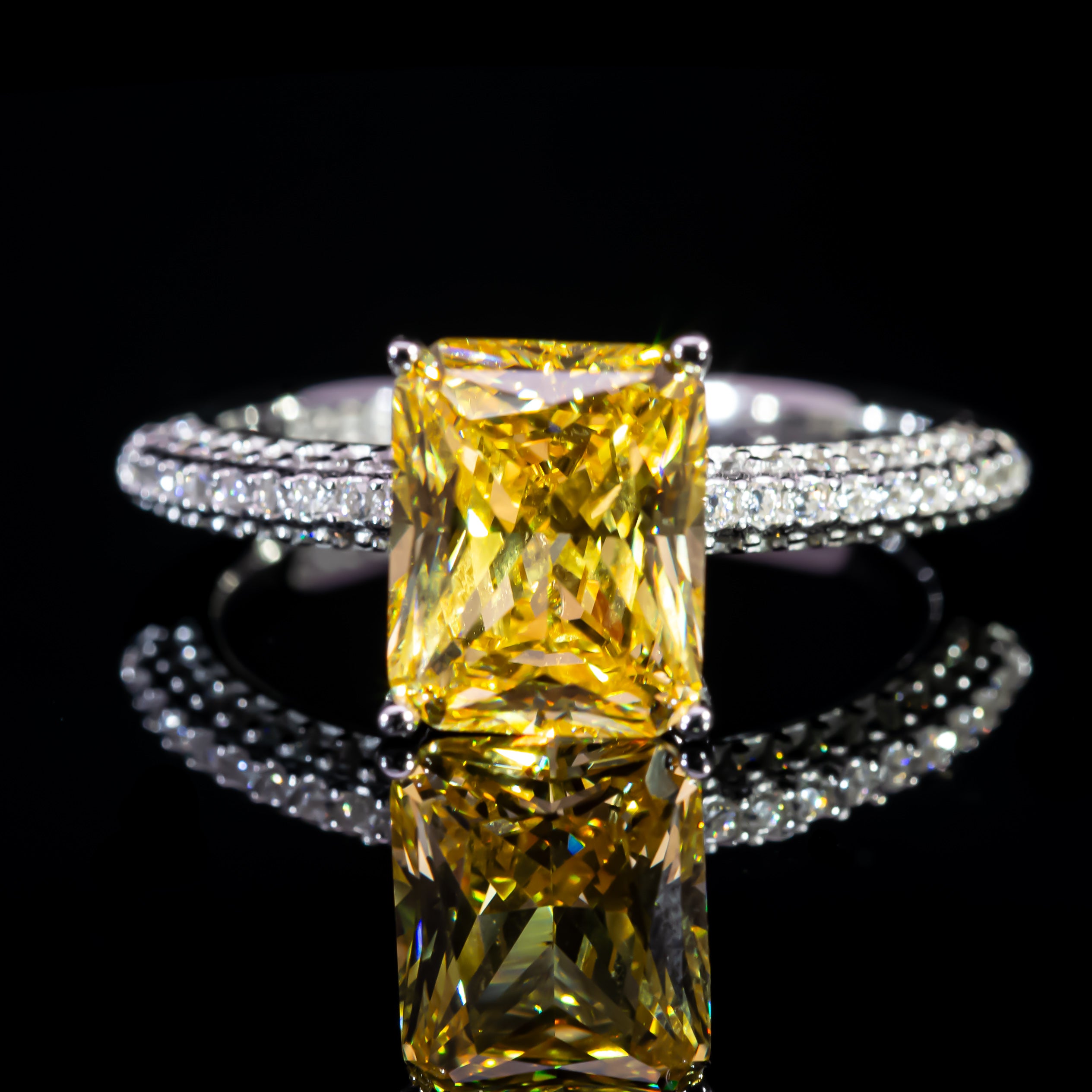 Dolce Mondo Royal Yellow Radiant Cut Premium Zircon 925 Silver Ring