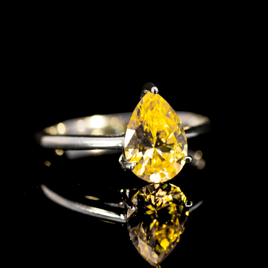 Dolce Mondo Elegant Yellow Pear Cut Ring in 925 Silver with Premium Zircon Stone
