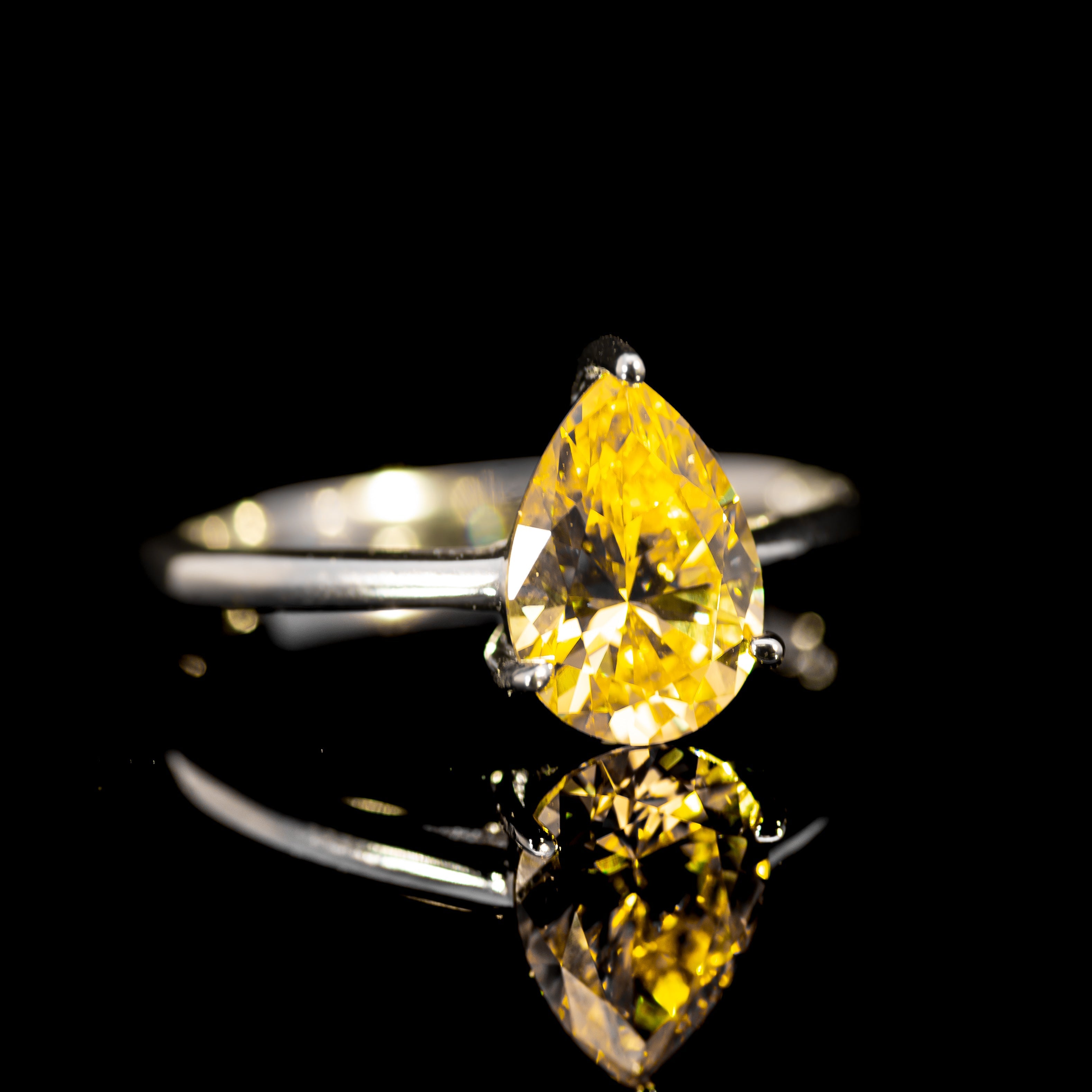 Dolce Mondo Elegant Yellow Pear Cut Ring in 925 Silver with Premium Zircon Stone