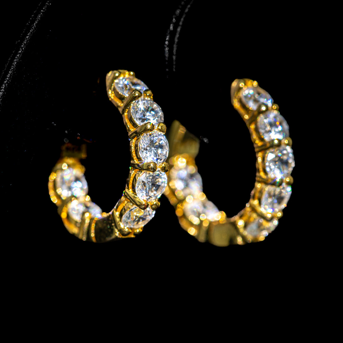 Amelia White Hoop Earrings with Premium Zircon Stones – High Quality 18K Gold Plated in 925 Sterling Silver