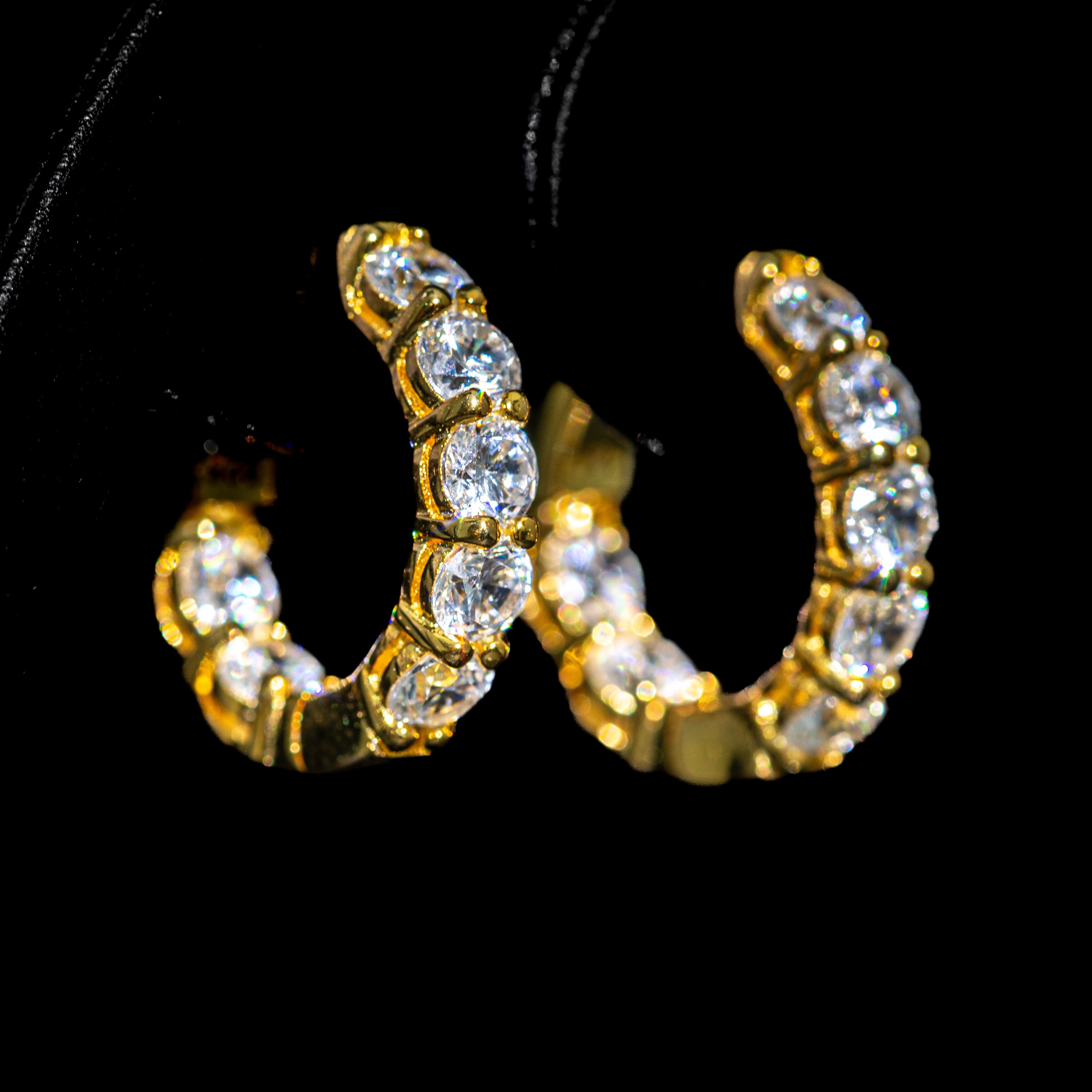 Amelia White Hoop Earrings with Premium Zircon Stones – High Quality 18K Gold Plated in 925 Sterling Silver
