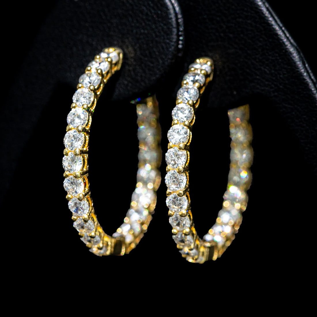Eloise White Medium Round-Cut Hoop Earrings with Premium Zircon Stones – High Quality 18K Gold Plated in 925 Sterling Silver