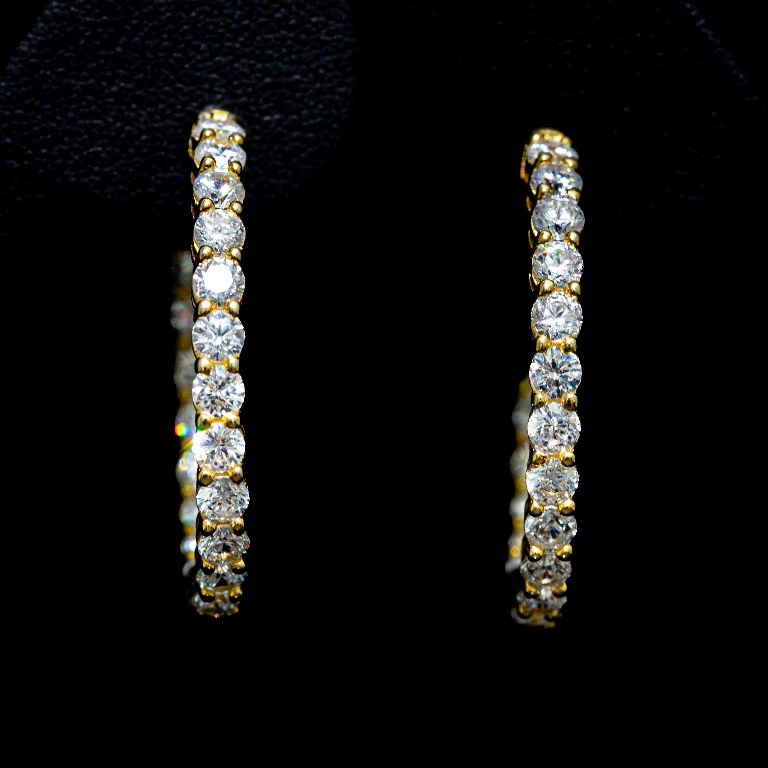 Eloise White Medium Round-Cut Hoop Earrings with Premium Zircon Stones – High Quality 18K Gold Plated in 925 Sterling Silver