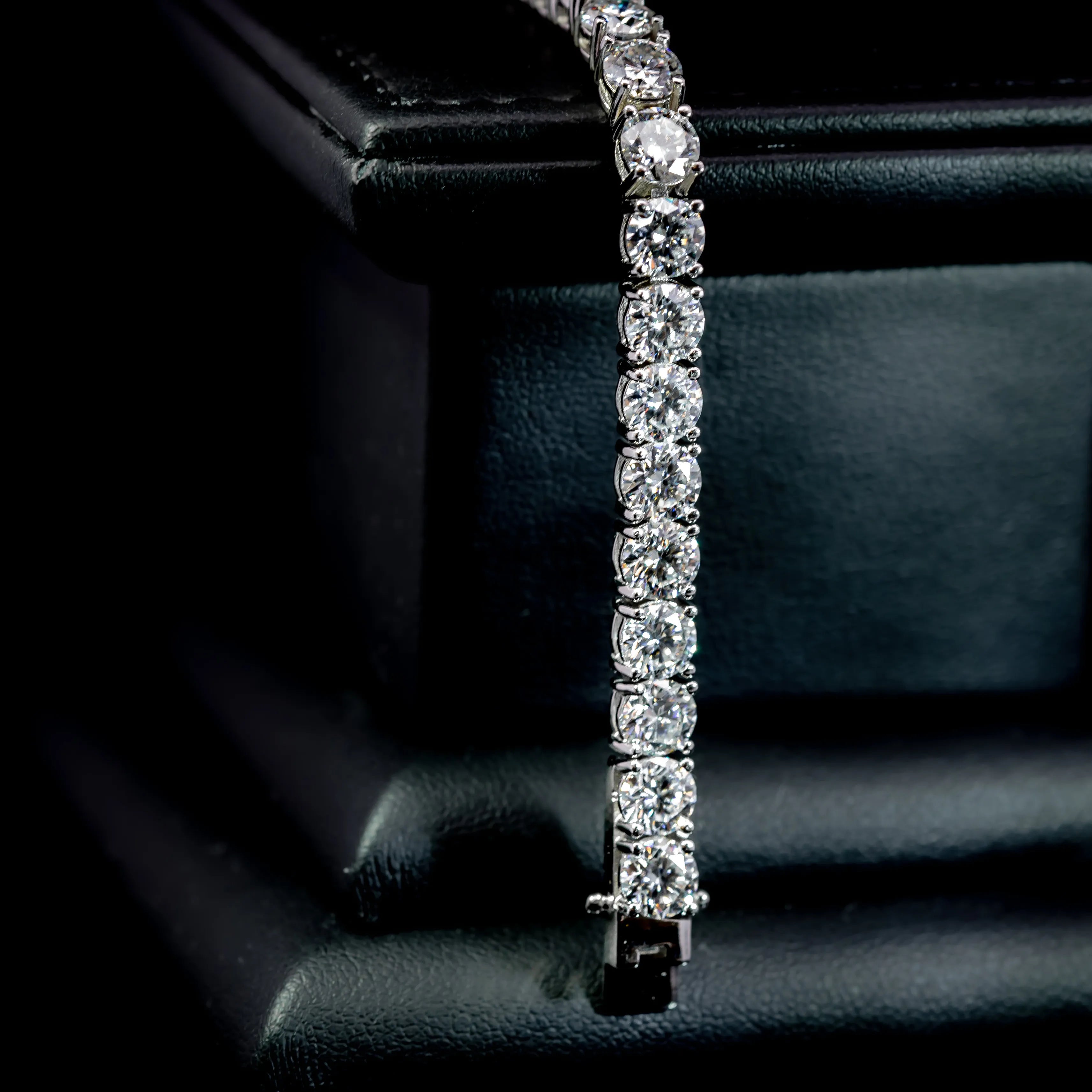 Dolce Mondo Tennis Bracelet 2mm & 3mm GRA Certified Moissanite in 925 Sterling Silver