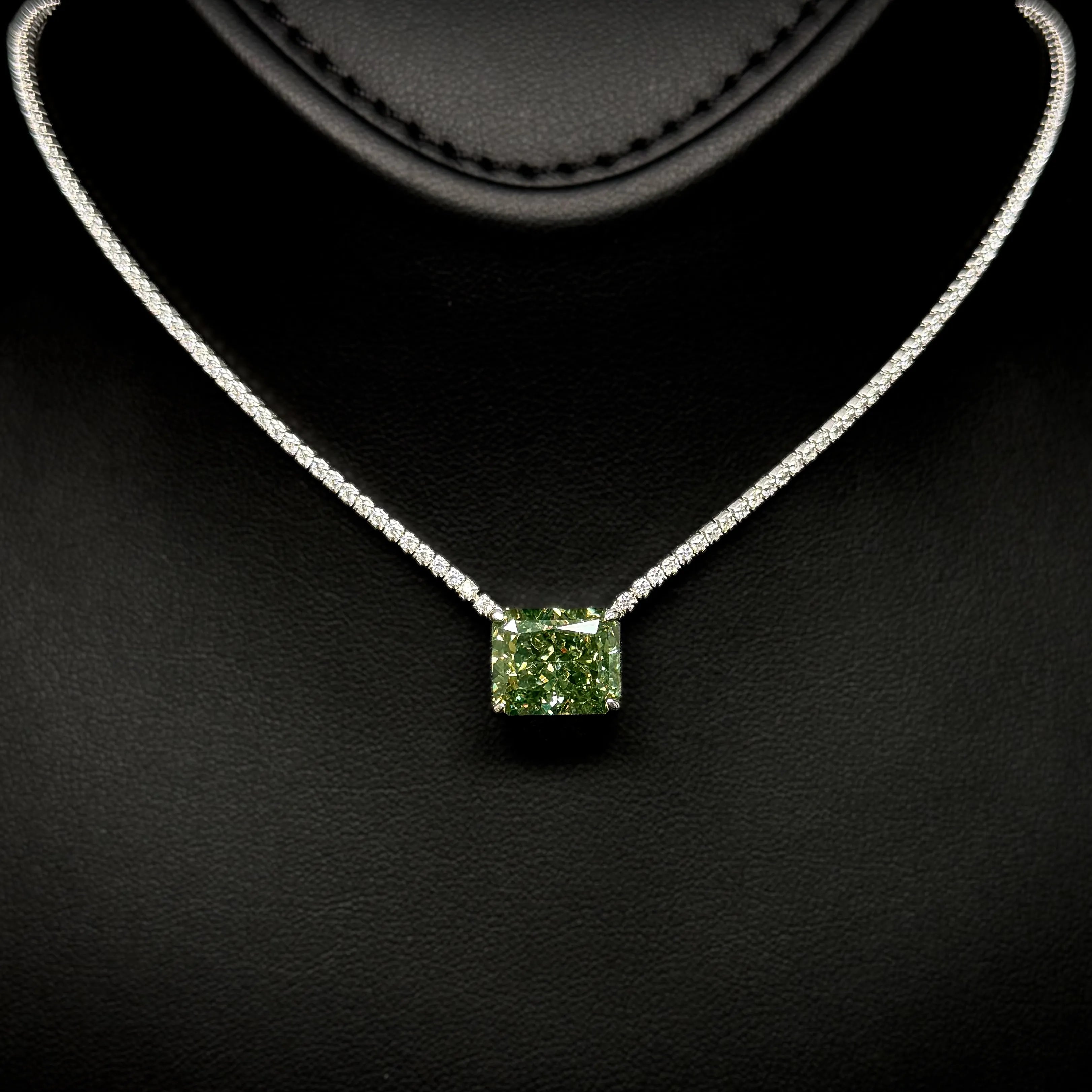 Olivia Olive Green Radiant Cut Necklace in 925 Silver – High Quality Rhodium Plated