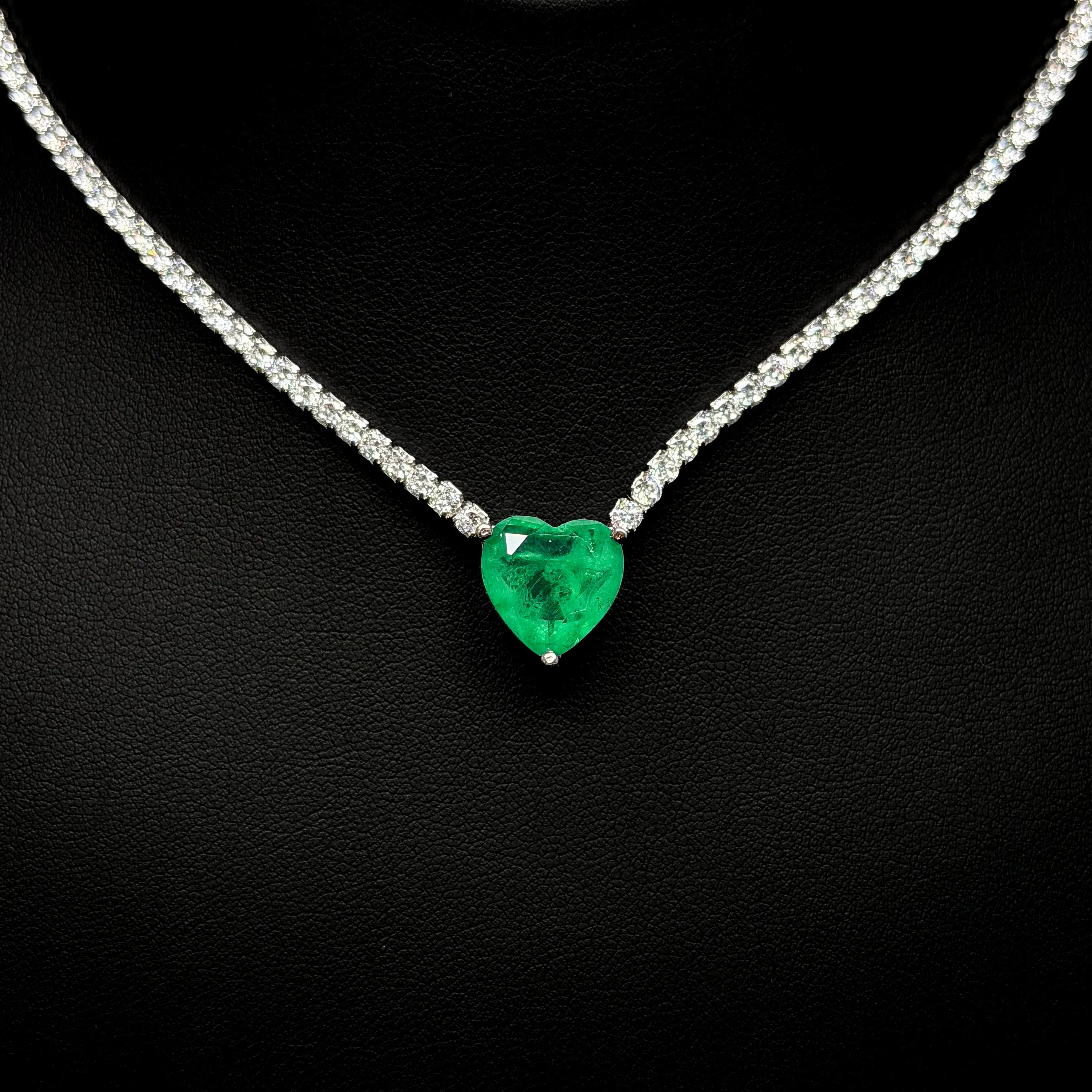 Isabella Emerald Green Heart Necklace in 925 Silver – High Quality Rhodium Plated