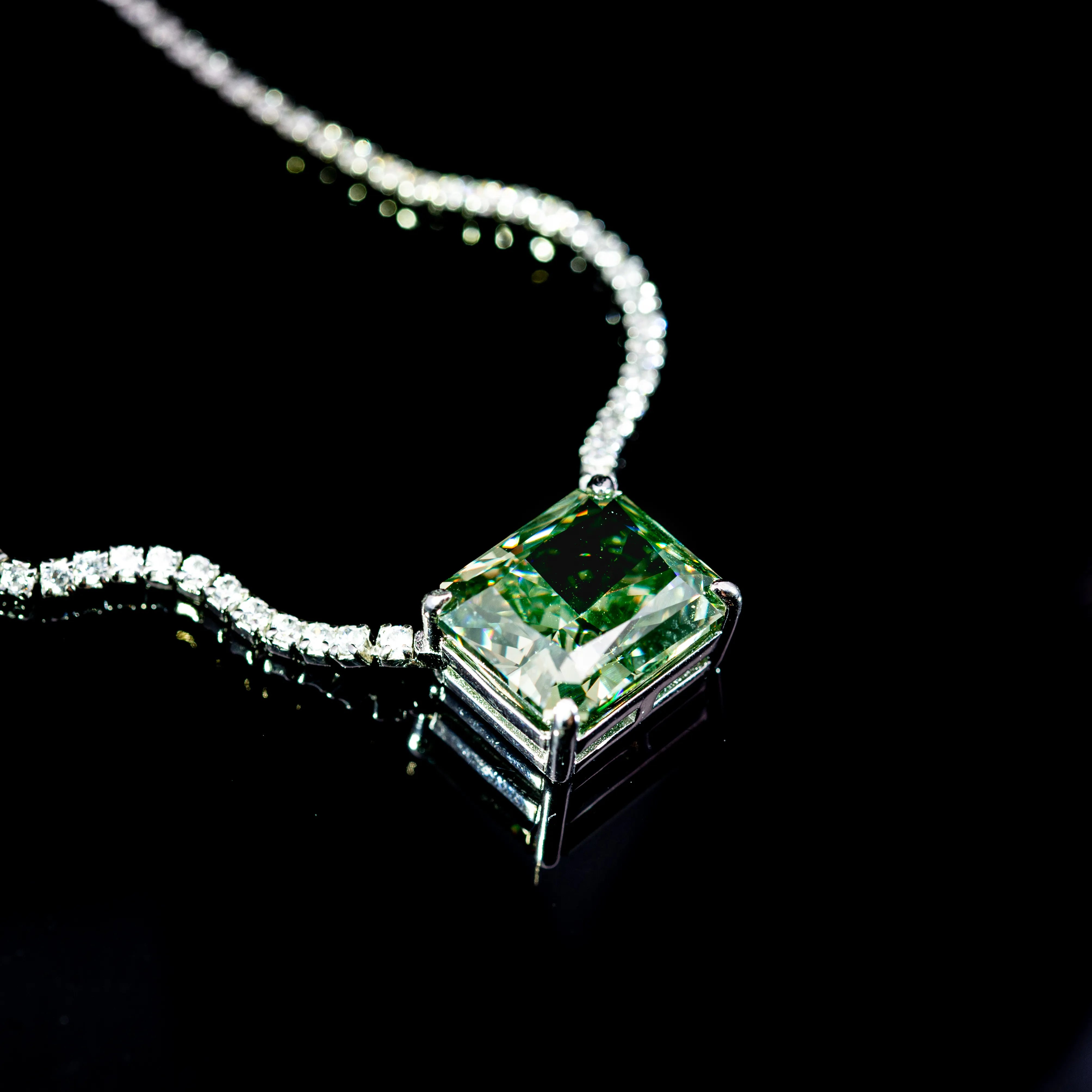 Olivia Olive Green Radiant Cut Necklace in 925 Silver – High Quality Rhodium Plated