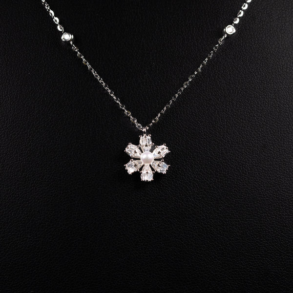Dolce Mondo Yasmina White Pearl & Zircon 925 Silver Pendant Necklace