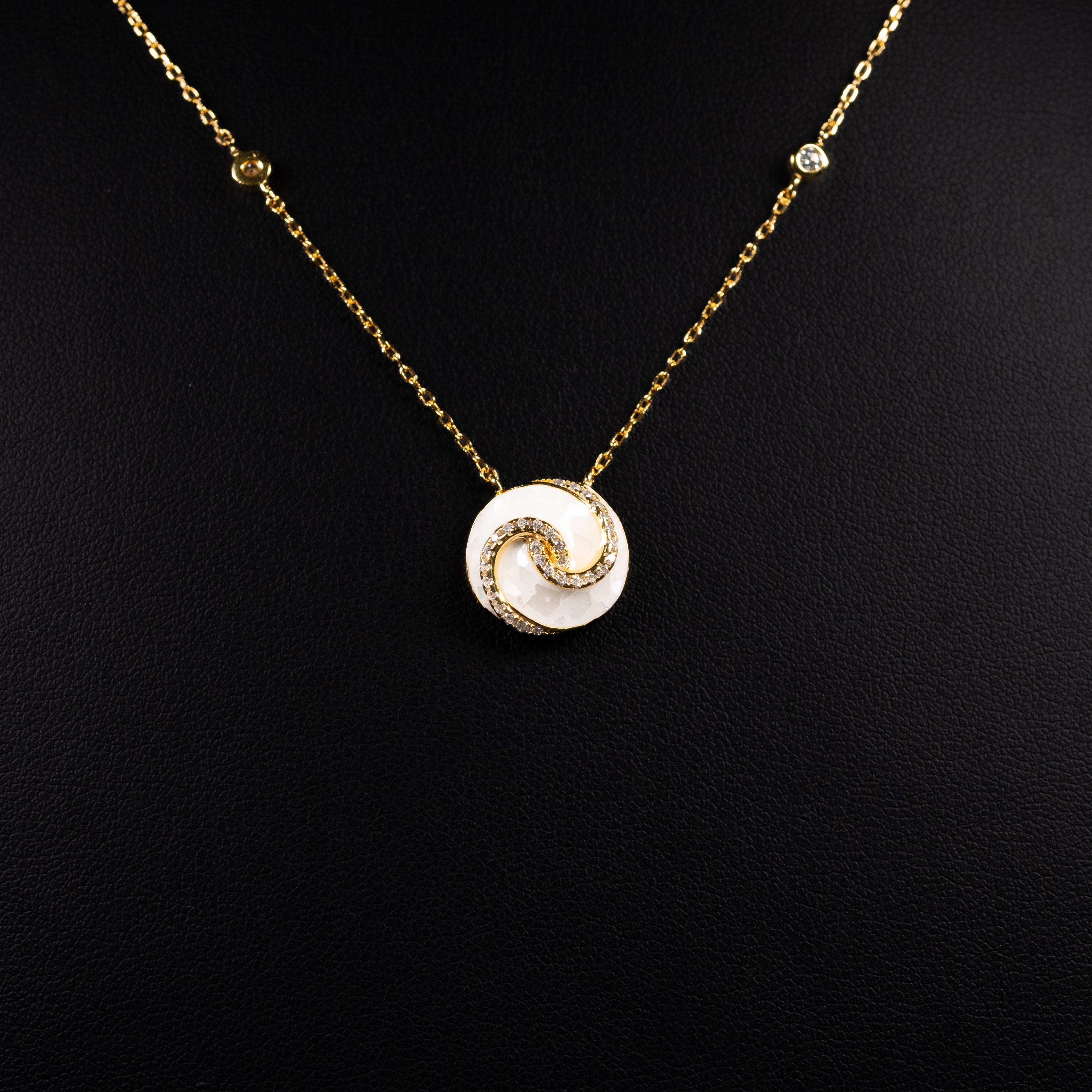 Dolce Mondo Malak White Zircon Gold-Plated 925 Silver Pendant Necklace