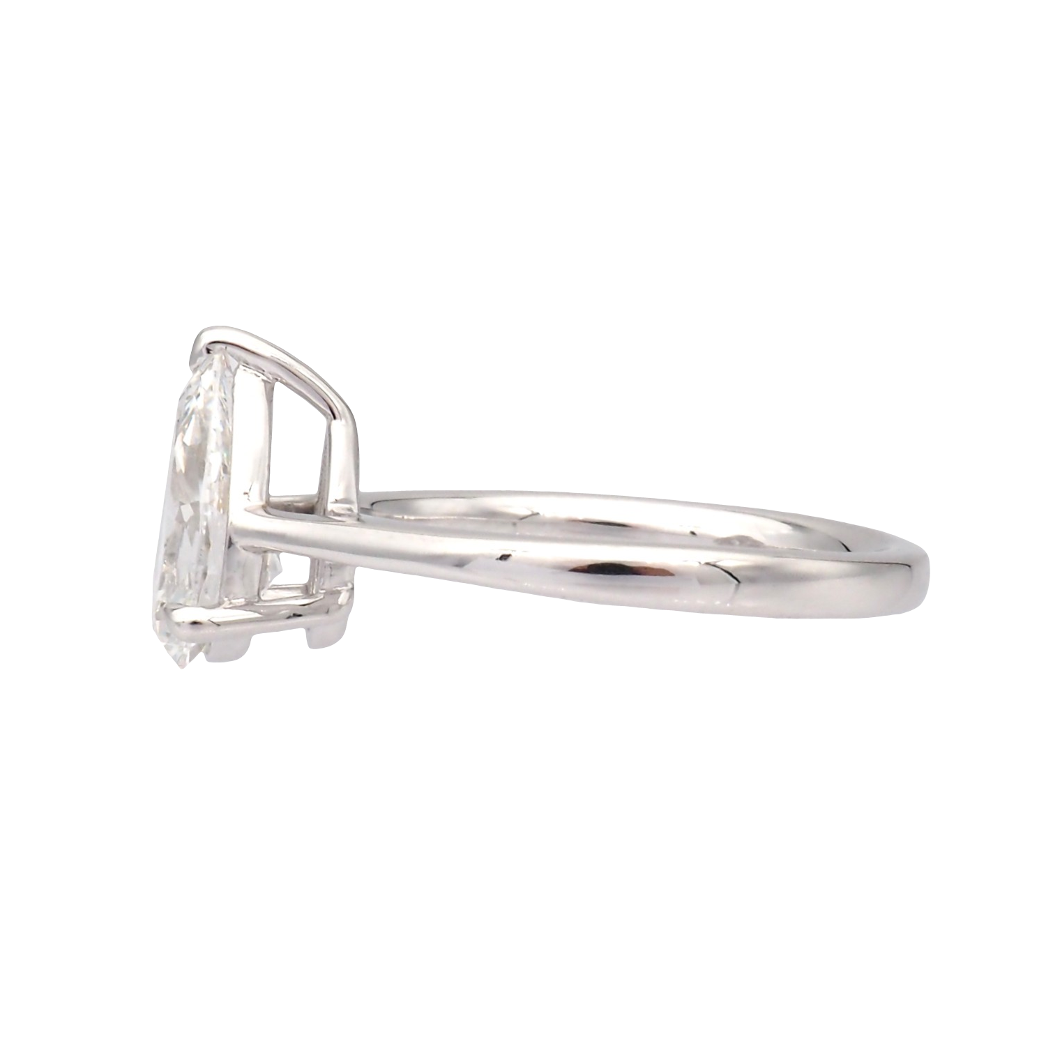 Elegant Pear-Shaped Lab-Grown Diamond Ring