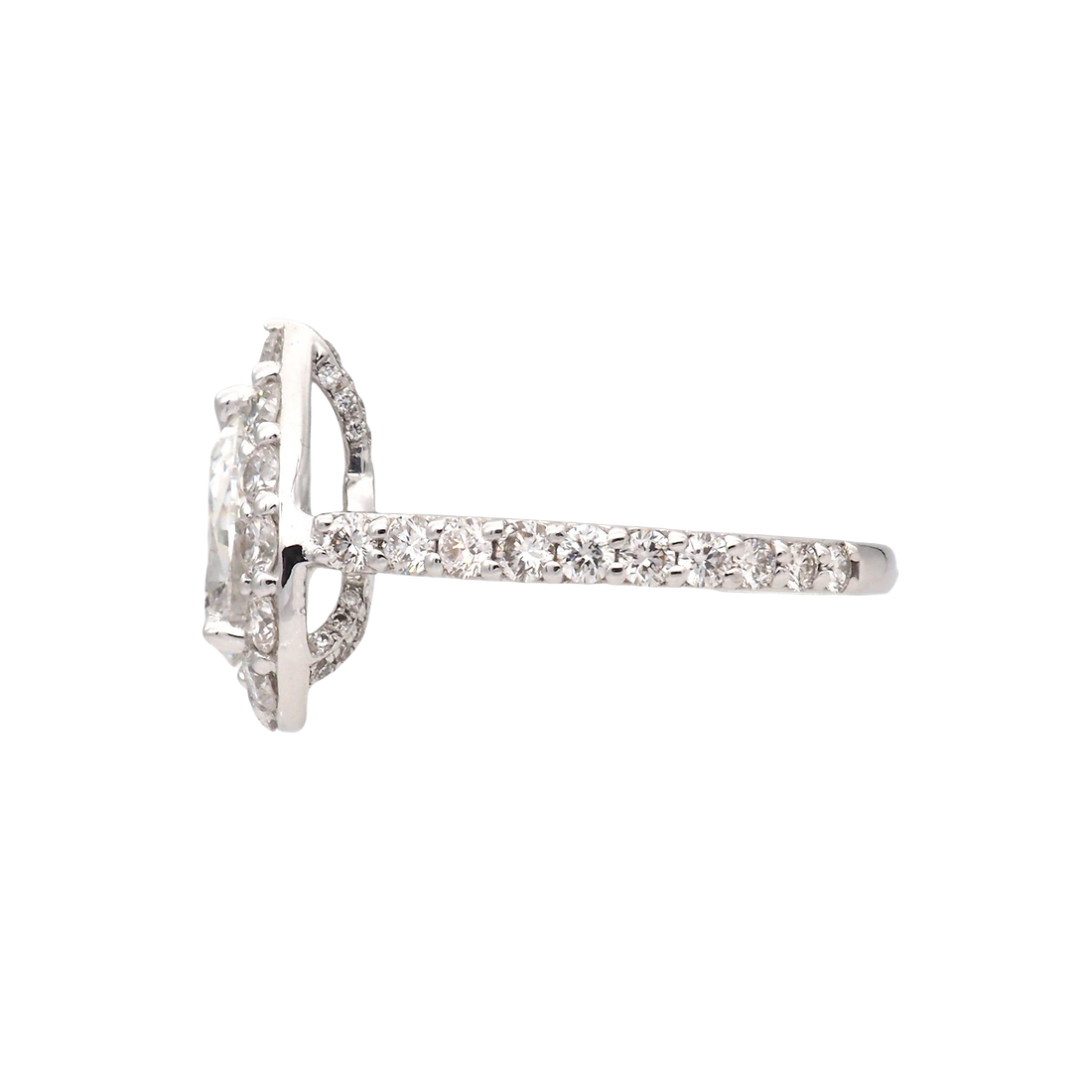 Elegant Pear-Shaped Lab-Grown Diamond Ring