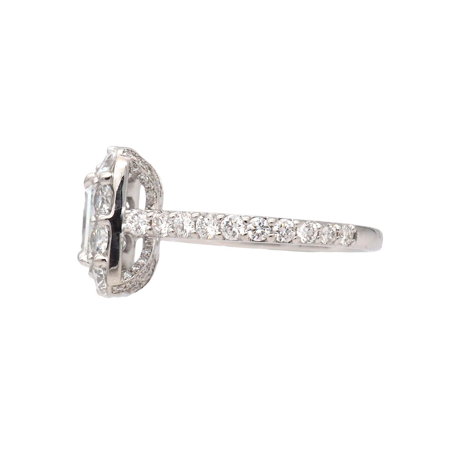 Elegant Pear Shaped Lab-Grown Diamond Halo Ring