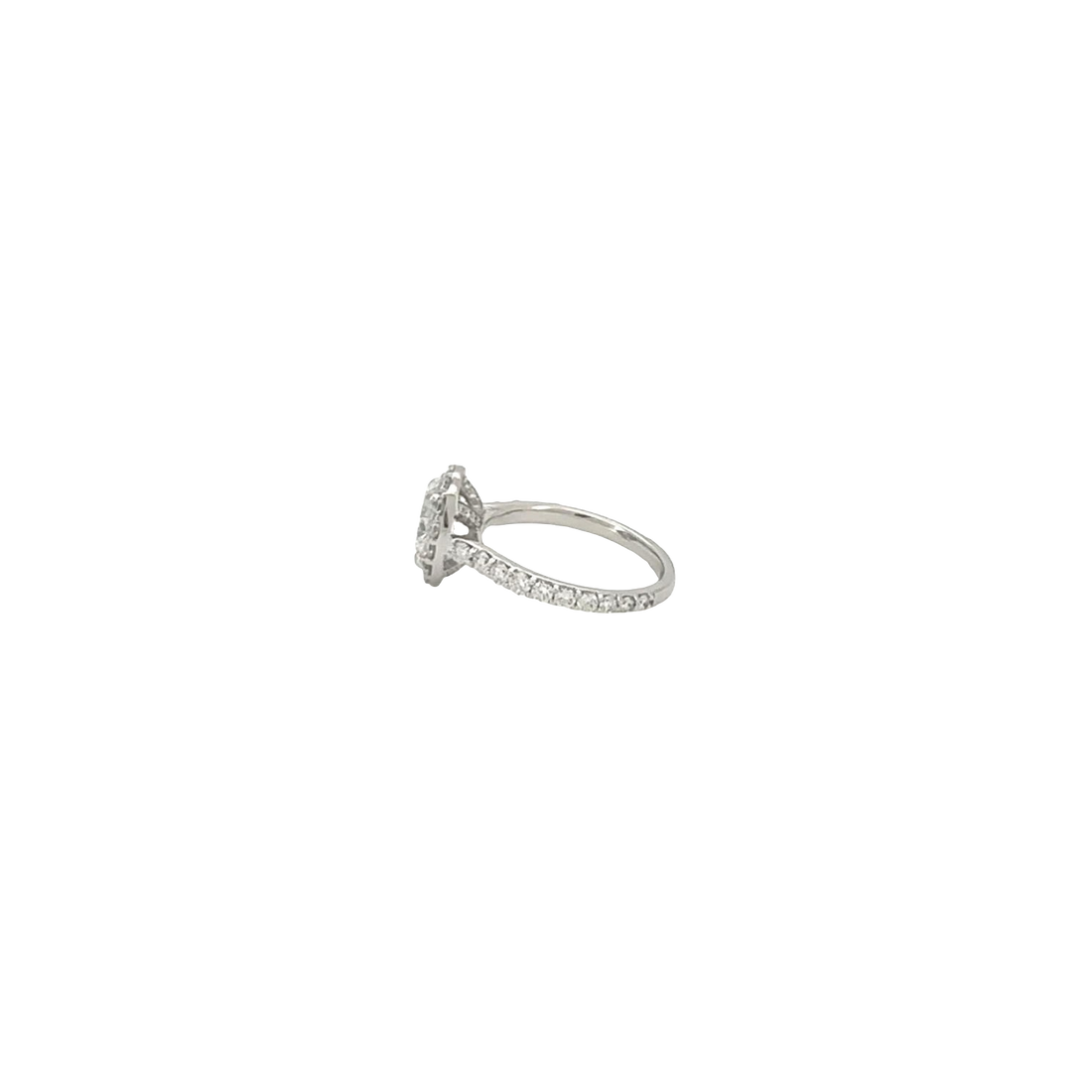 Elegant Oval Halo Lab-Grown Diamond Ring