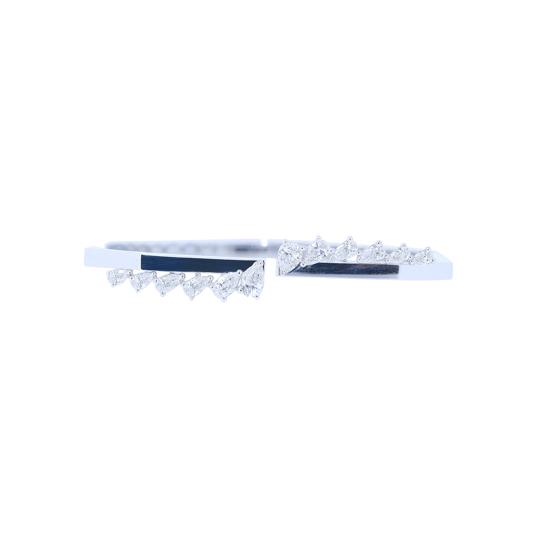 18K White Gold Pear Cut Diamond Bangle