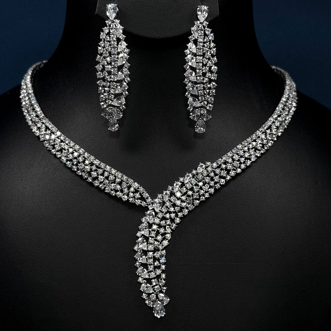 Sculpted Grace White Zircon Full Set