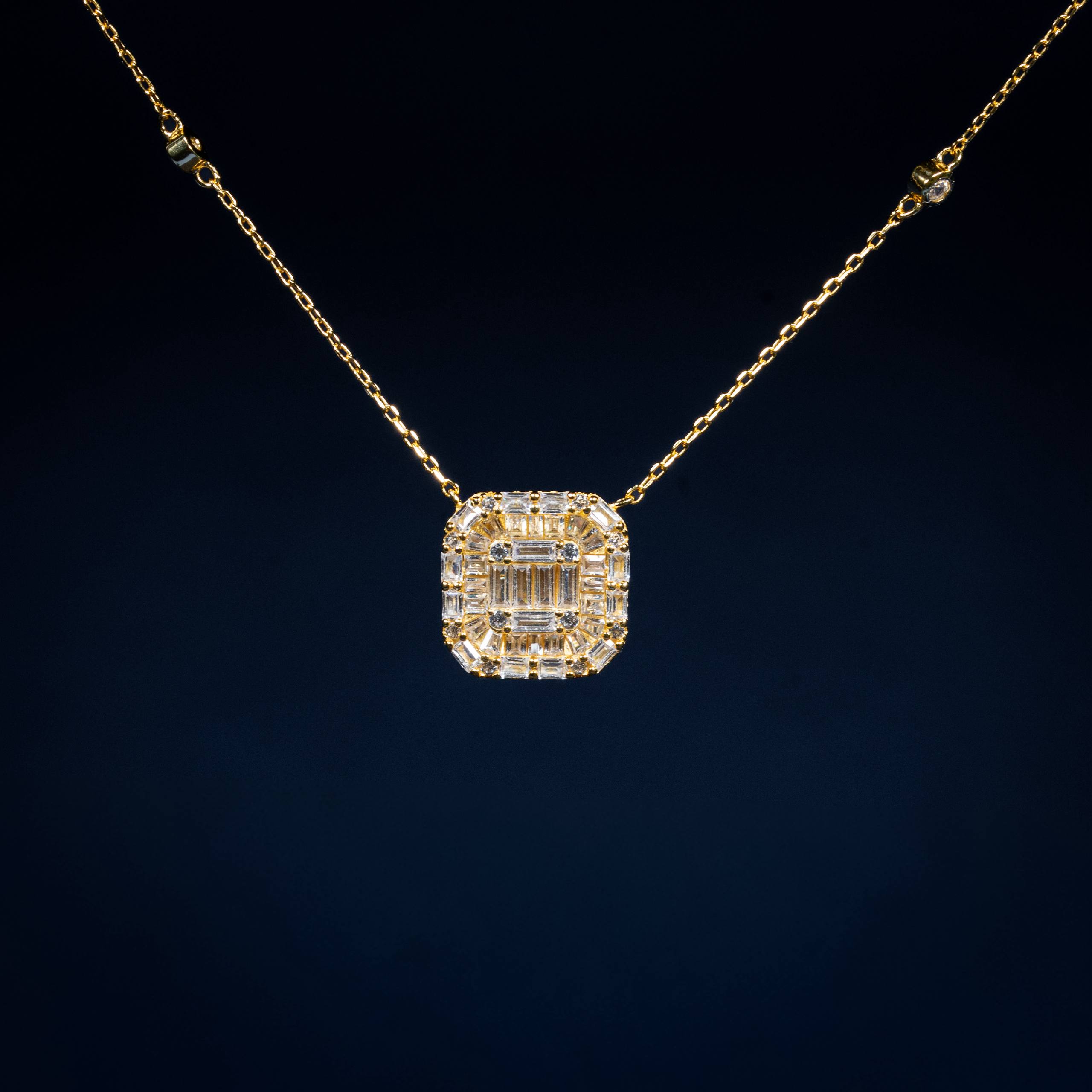Dolce Mondo Amal White Zircon Gold-Plated 925 Silver Pendant Necklace