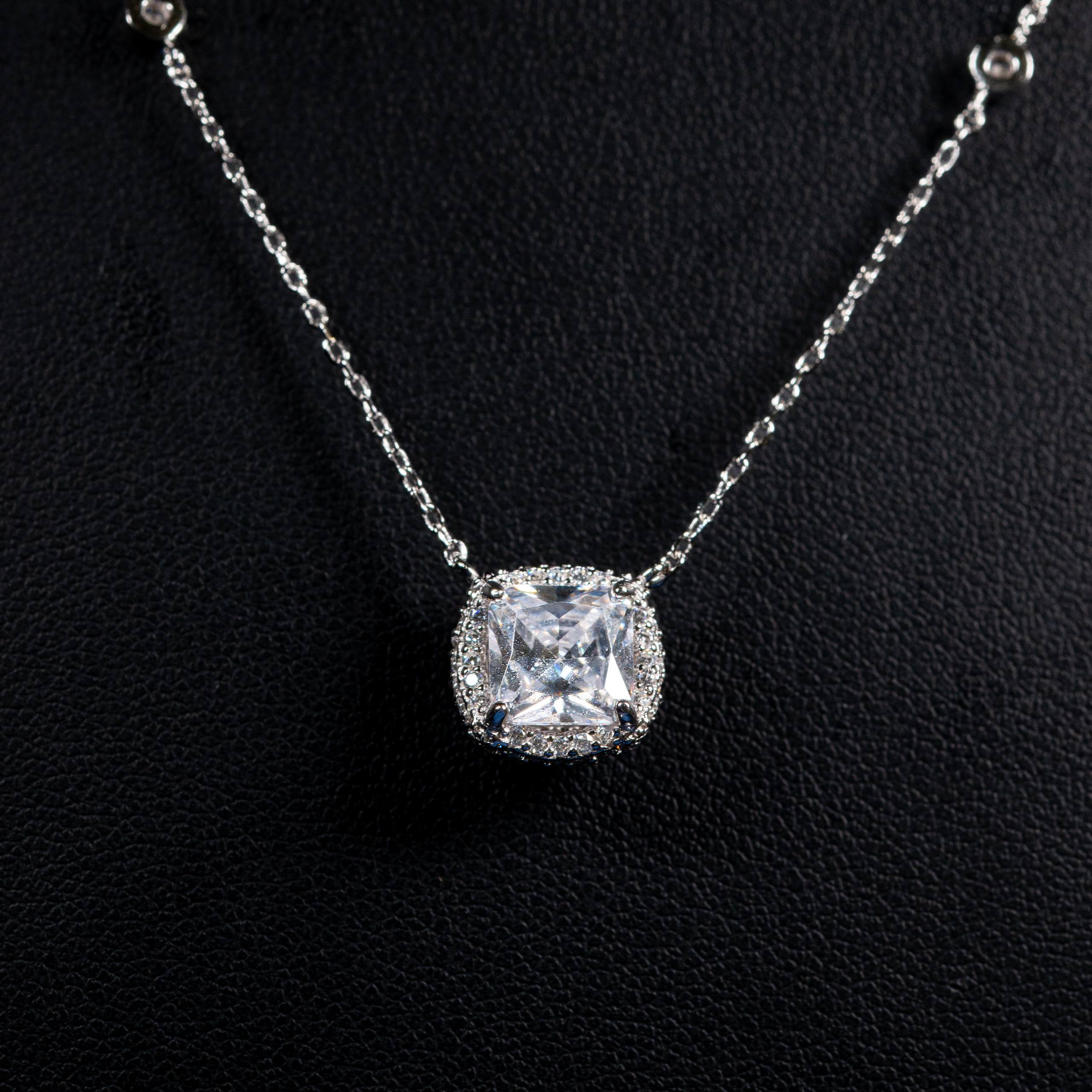 Dolce Mondo Yara White Zircon 925 Silver Pendant Necklace