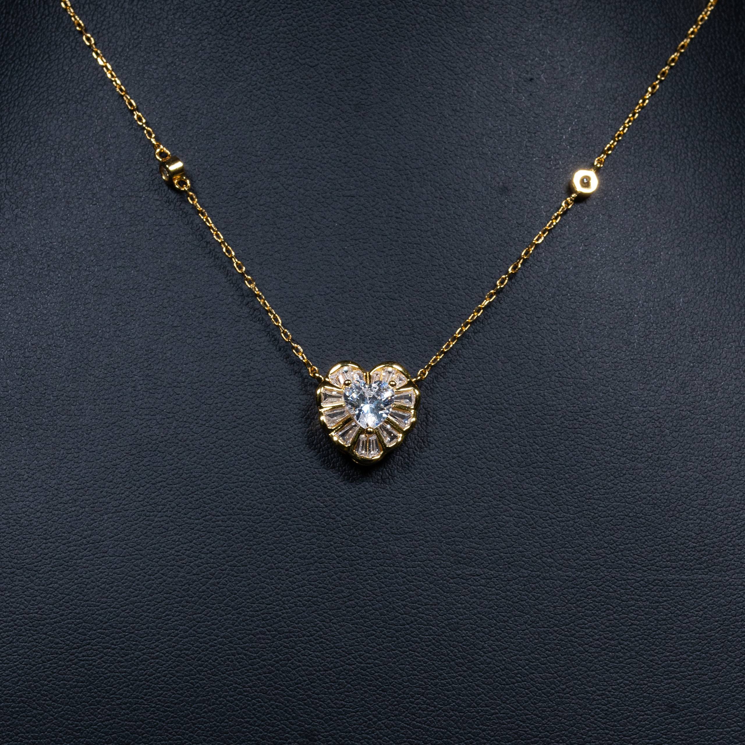 Dolce Mondo Dalia White Zircon Gold-Plated 925 Silver Pendant Necklace
