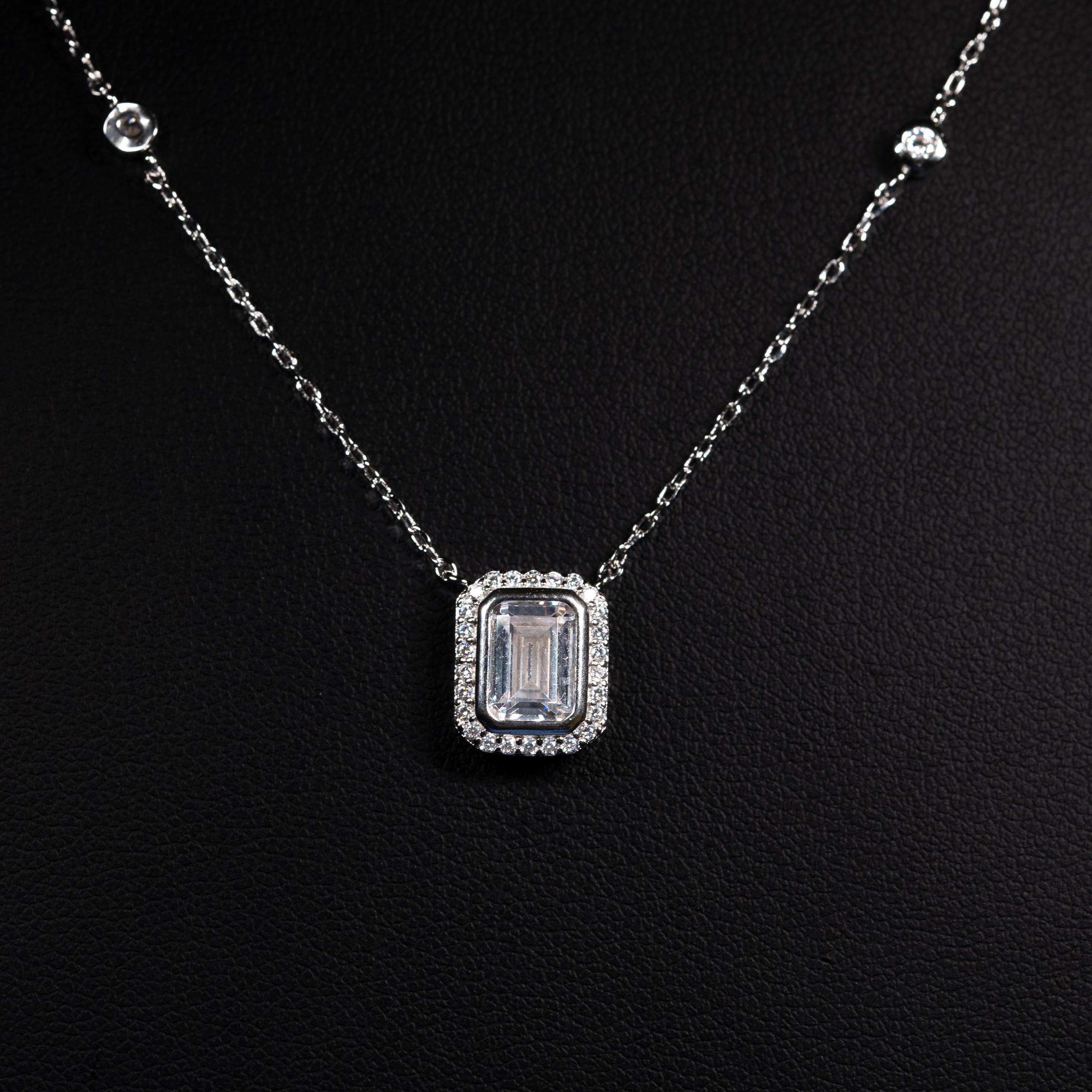 Dolce Mondo Nour White Zircon 925 Silver Pendant Necklace
