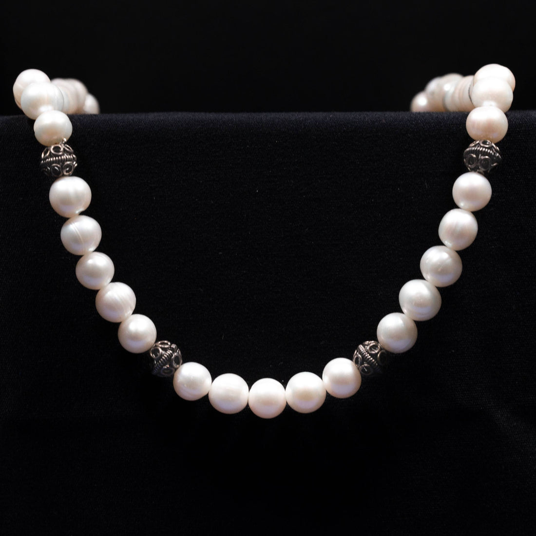 Dolce Mondo Heritage Freshwater Pearl Necklace with Vintage Bead Accents
