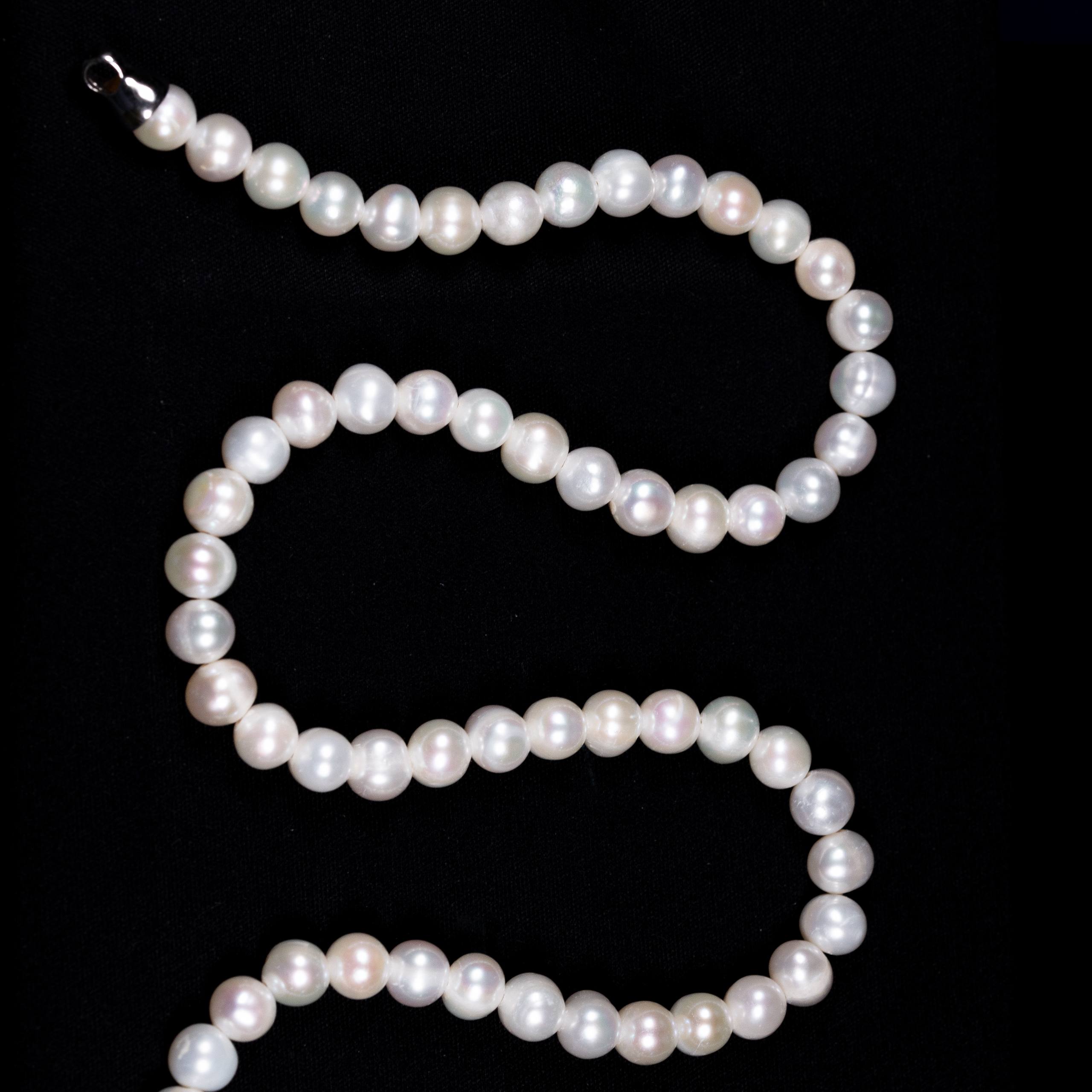 Dolce Mondo Classic Round Freshwater Pearl Necklace
