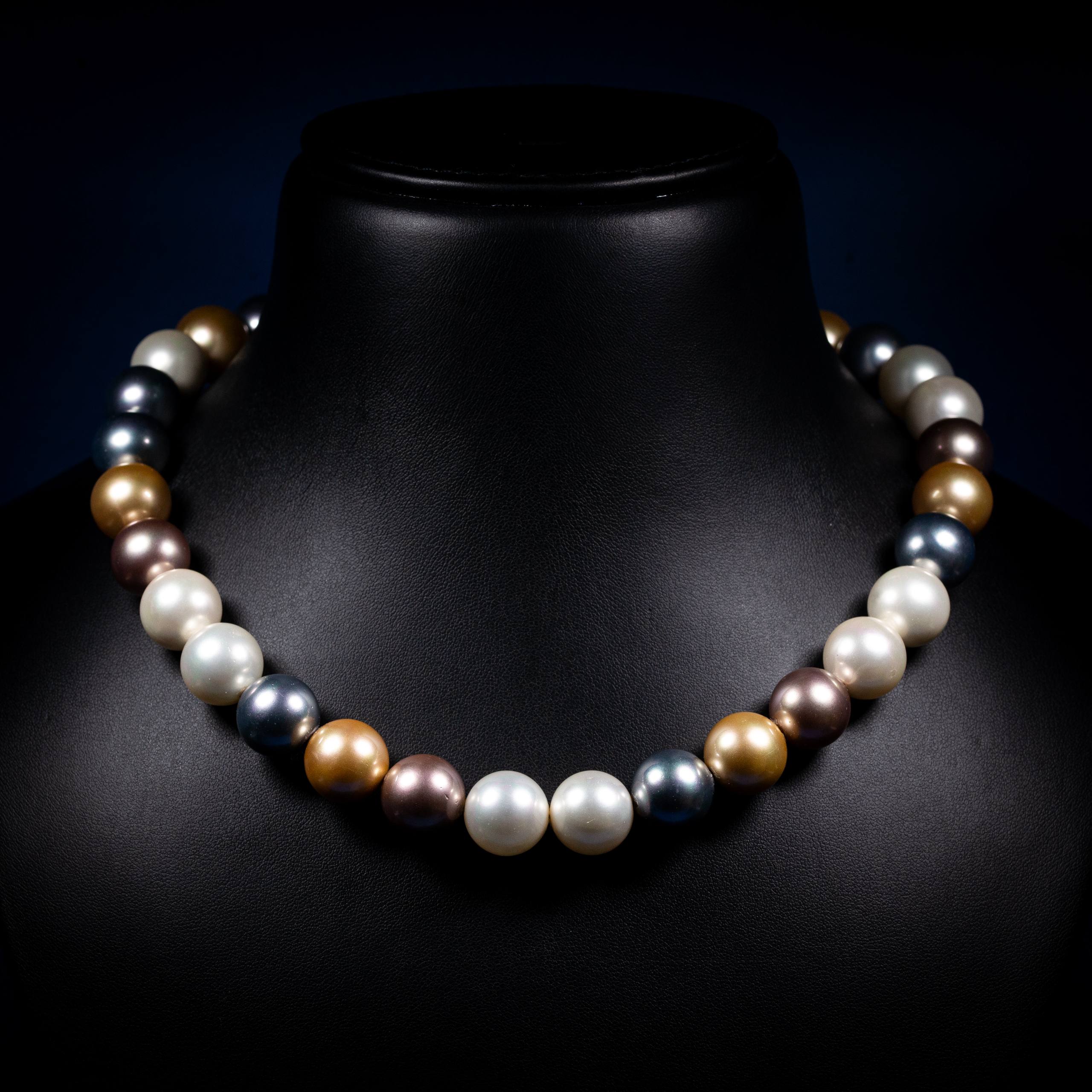 Dolce Mondo Multicolor Freshwater Pearl Necklace in 925 Sterling Silver