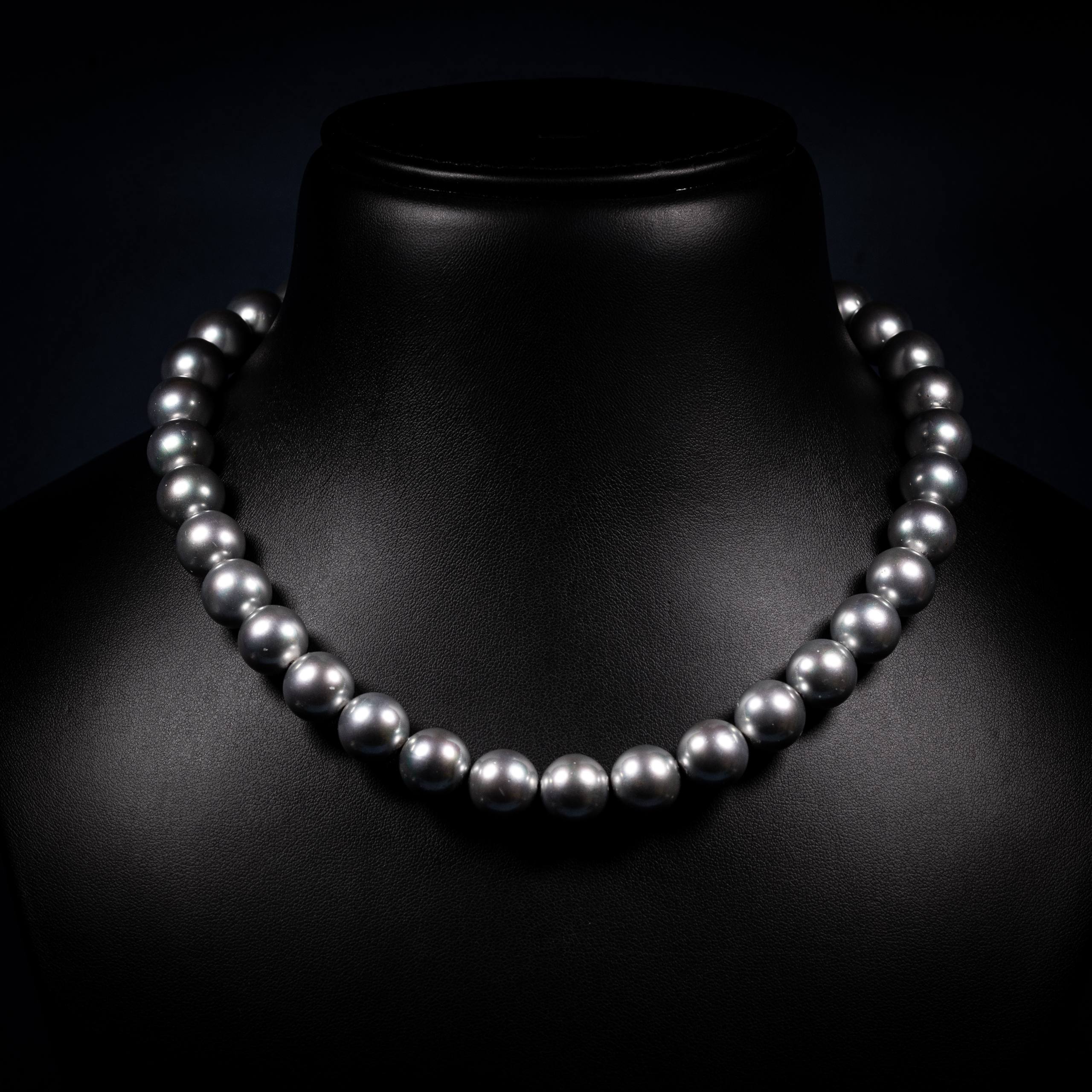 Dolce Mondo Midnight Grey Freshwater Pearl Necklace in 925 Sterling Silver
