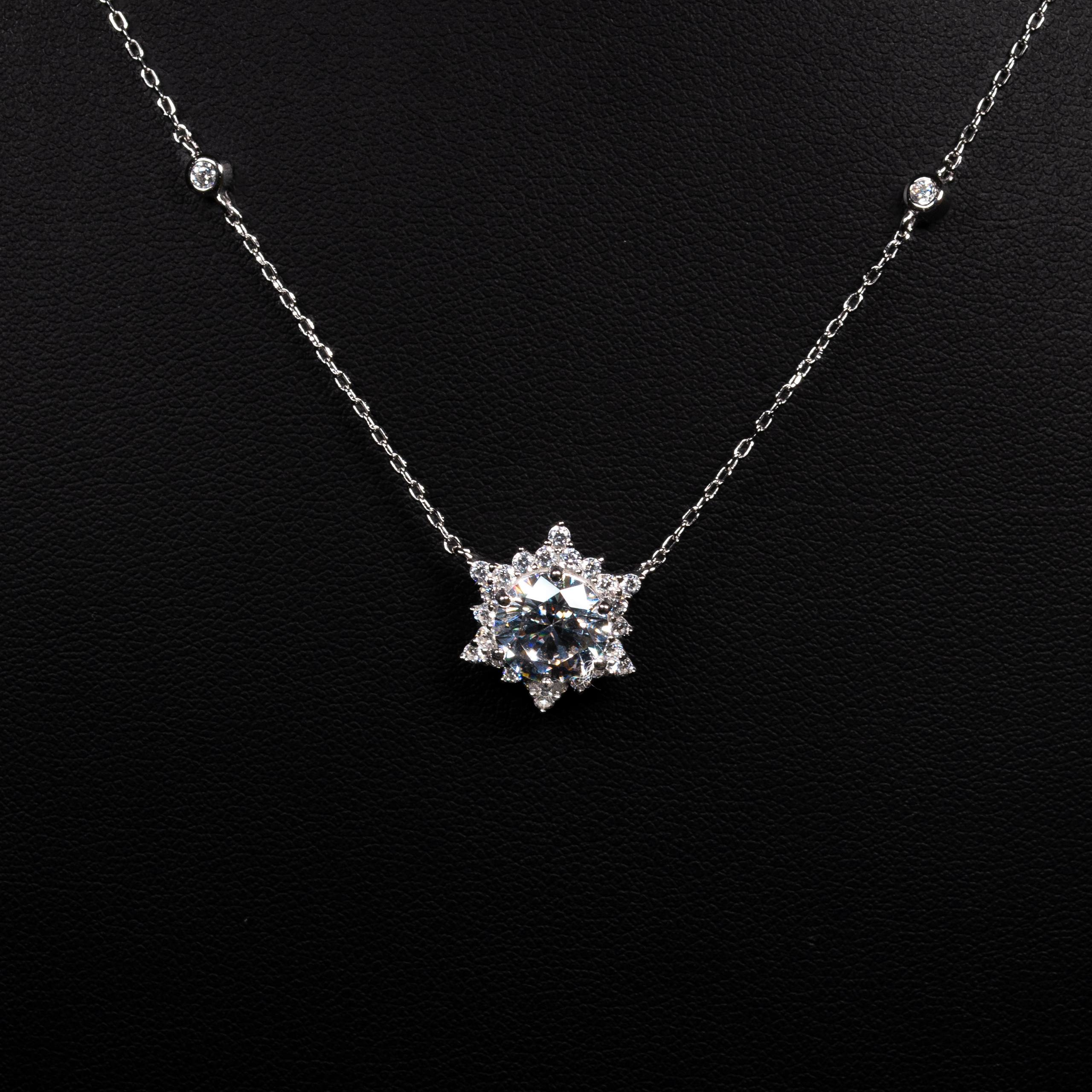Dolce Mondo Jana White Zircon 925 Silver Pendant Necklace