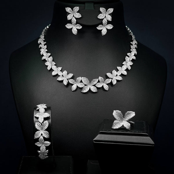 طقم الزركون الأبيض الكامل بتصميم أوريك فرينج