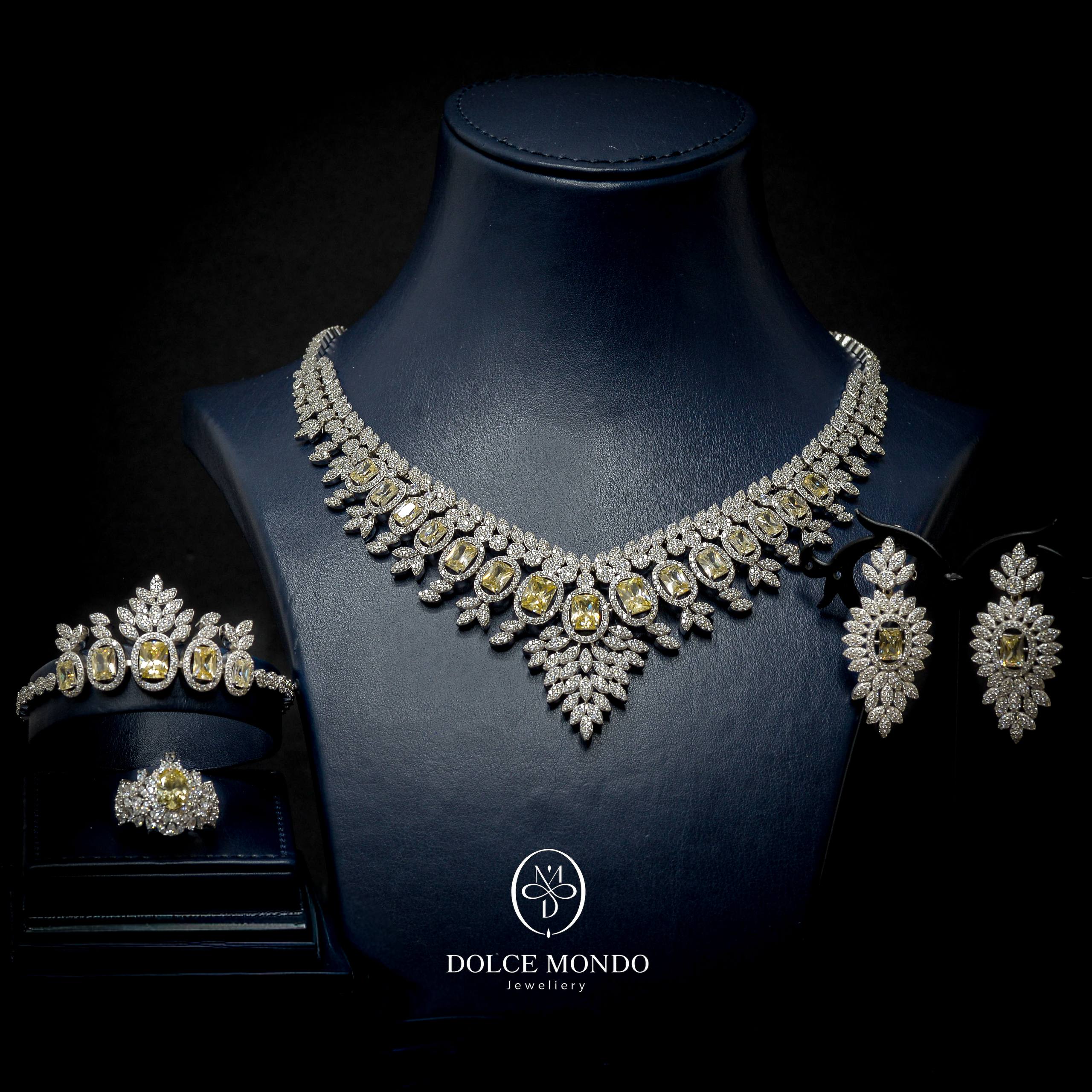 Silken Glow Signature Set 925 Silver