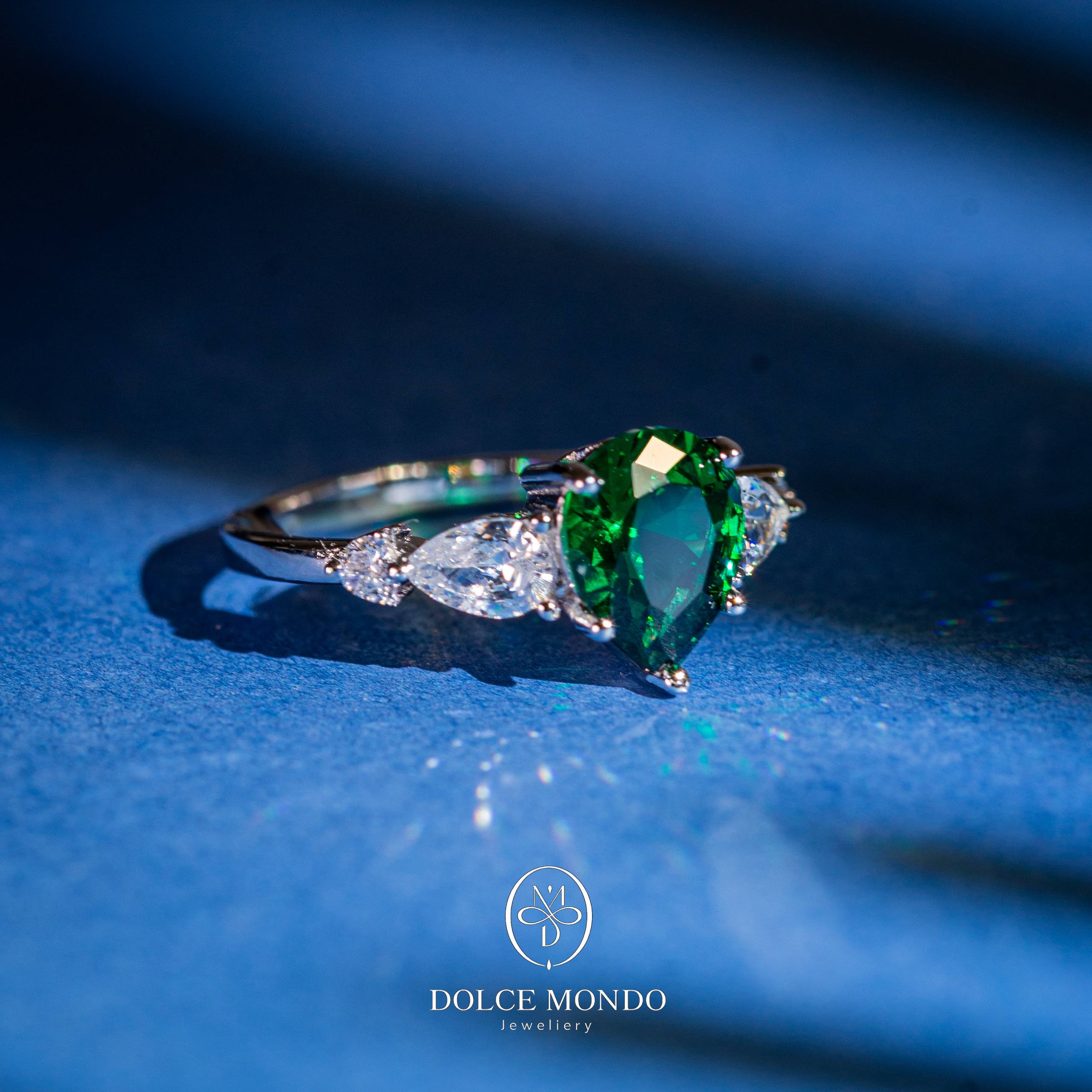 Dolce Mondo Emerald Eclat Green Zircon - Rhodium Plated 925 Silver Ring
