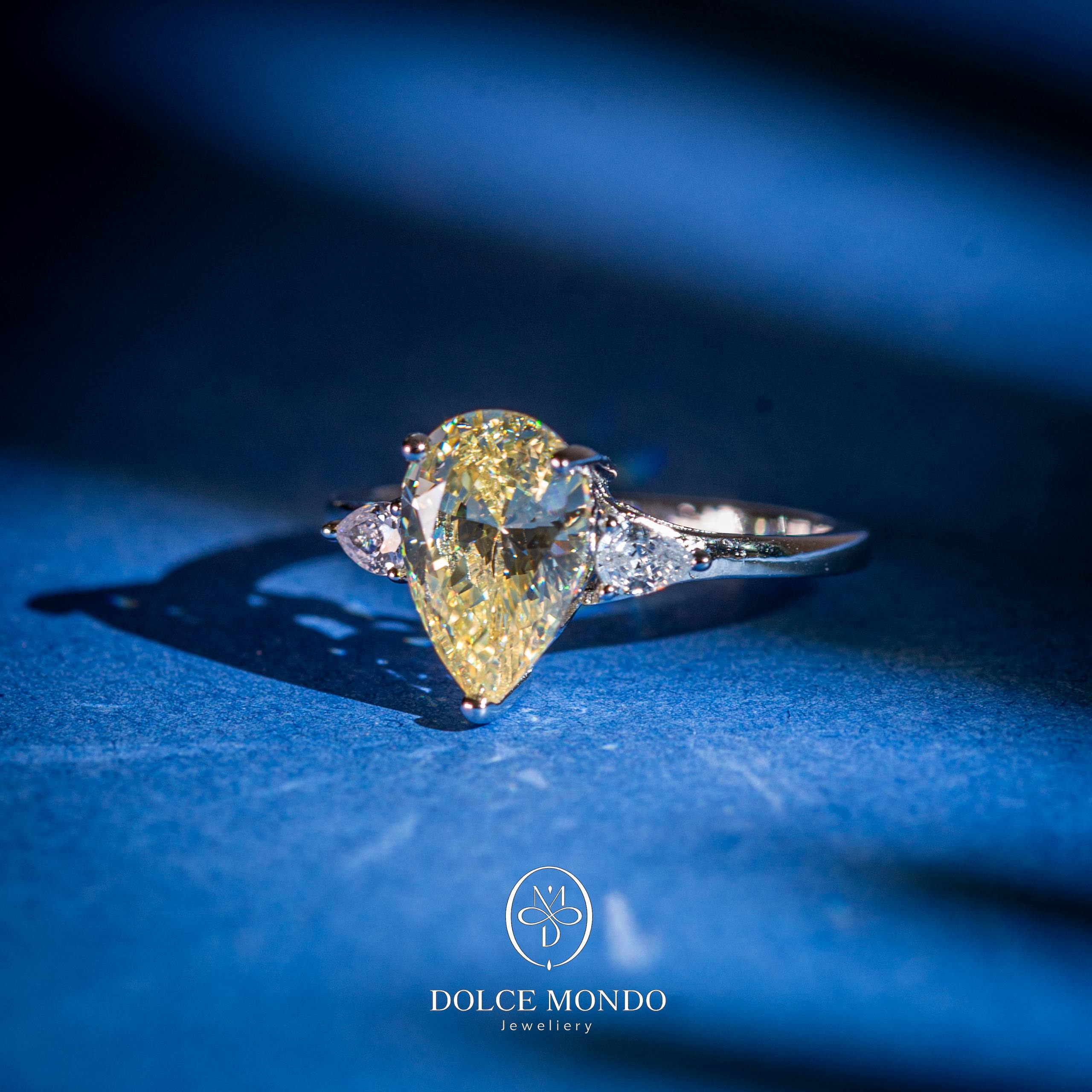 Dolce Mondo Soleil Elegance Yellow Zircon - Rhodium Plated 925 Silver Ring